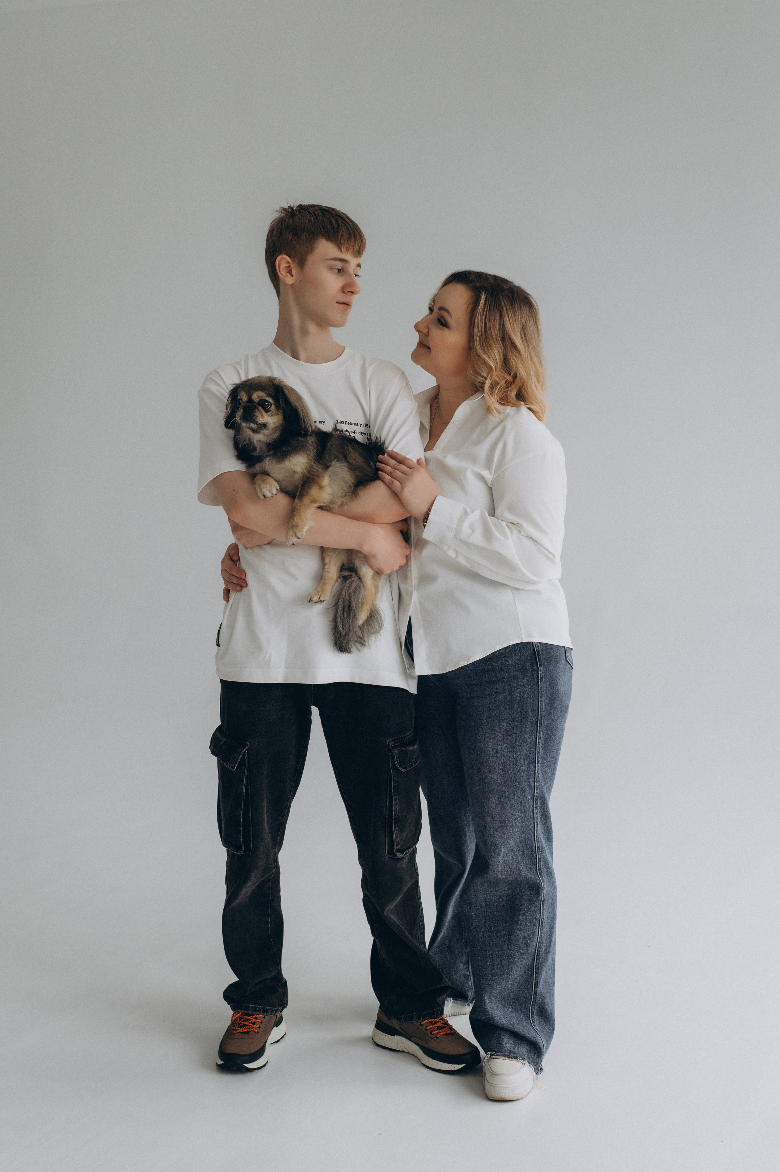 Фотосесія мама і син, сімейна фотосесія Тернопіль, зйомка мами з сином, сімейний фотограф Тернопіль, зйомка з домашнім улюбленцем. Сімейний, дитячий та індивідуальний фотограф в м. Тернопіль, м. Львів