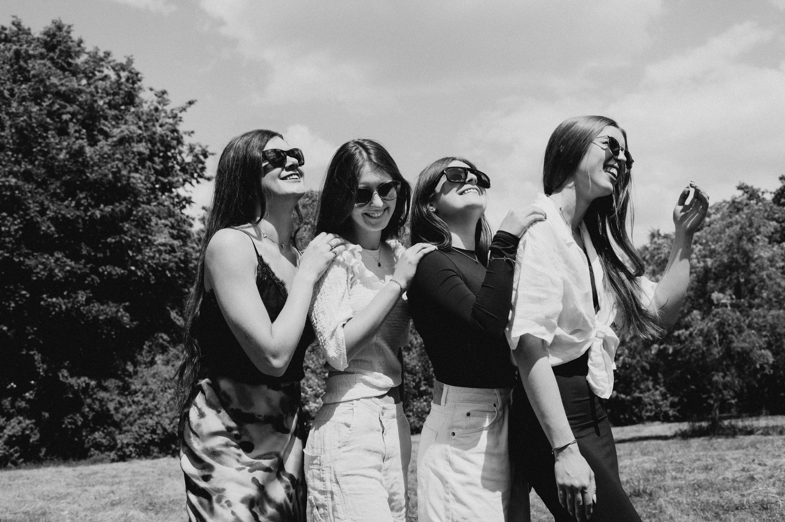 Фотосесія випускників, зйомка випускників Тернопіль Львів, випускні фотоальбоми Тернопіль, шкільні фотоальбоми Тернопіль. Сімейний, дитячий та індивідуальний фотограф в м. Тернопіль, м. Львів