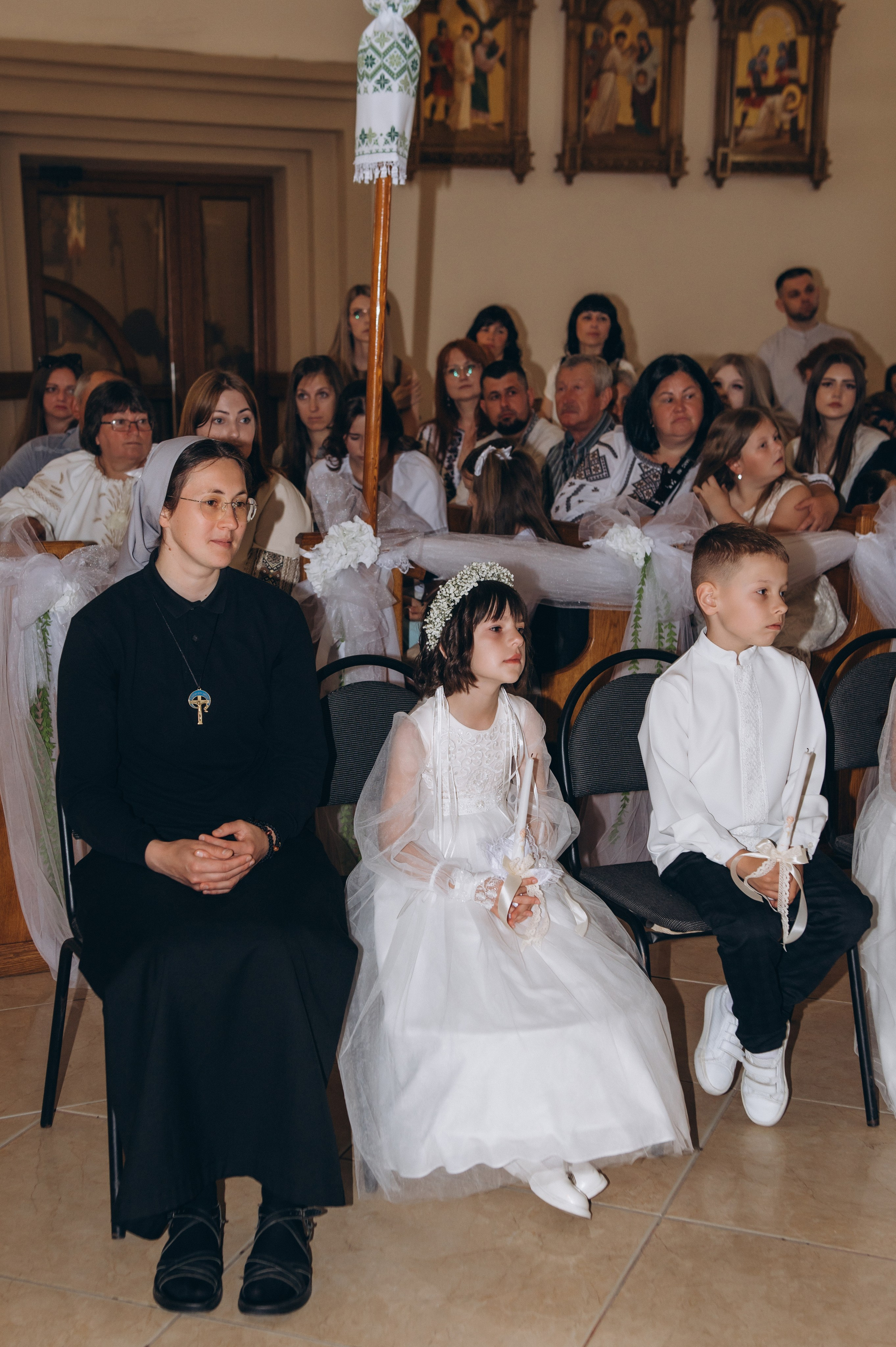 Фотосесія Першого Причастя Тернопіль, зйомка Першого Причастя Тернопіль, Церква Успіння Пресвятої Богородиці Причастя Тернопіль. Сімейний, дитячий та індивідуальний фотограф в м. Тернопіль, м. Львів