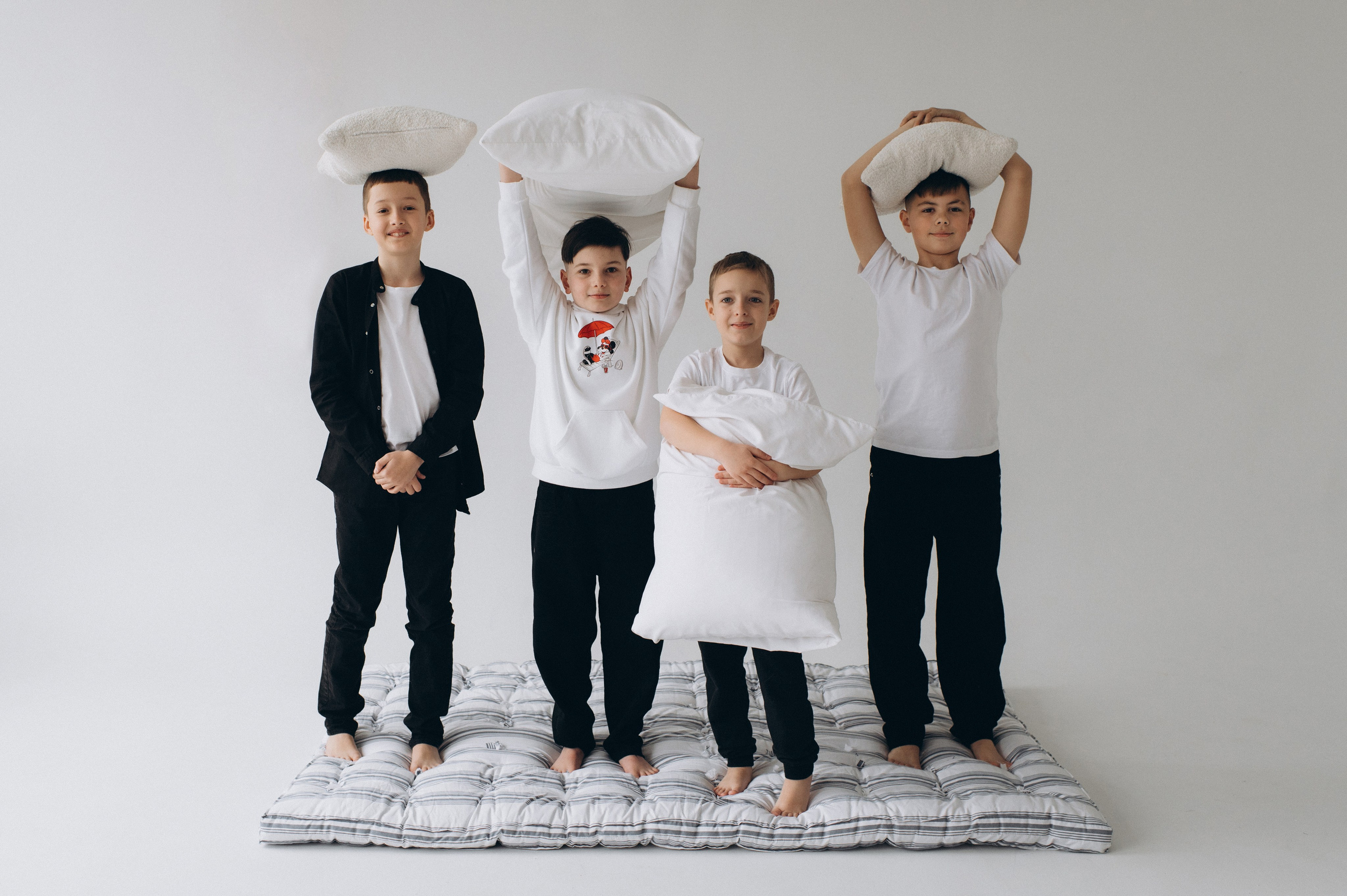 Шкільна фотосесія на віньєтки Тернопіль, шкільні альбоми, фотосесія випускників Тернопіль, випускний альбом, фотограф випускний Тернопіль. Сімейний, дитячий та індивідуальний фотограф в м. Тернопіль, м. Львів