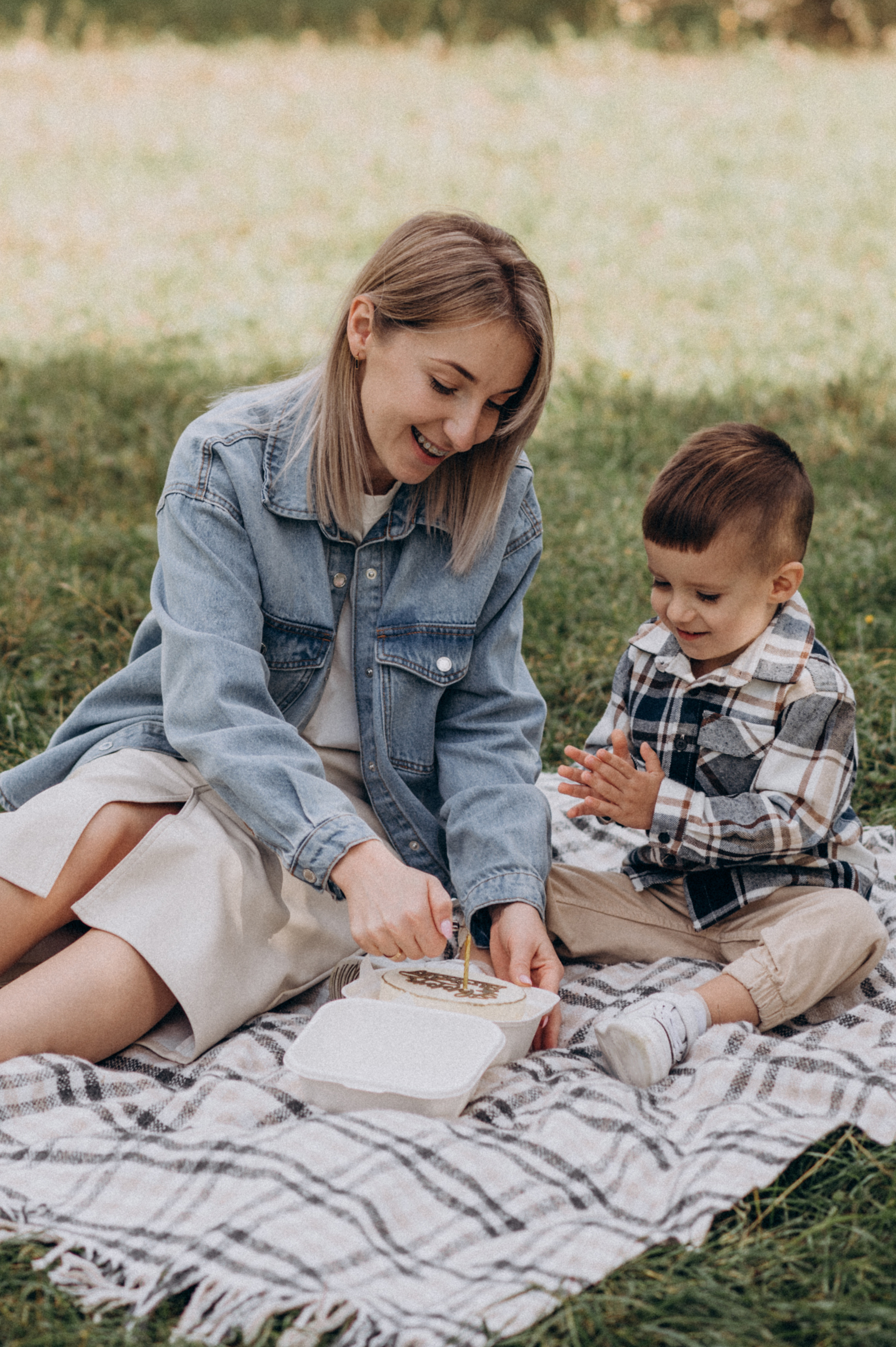 Сімейна дитяча фотосесія дня народження, cake smash. Сімейний, дитячий та індивідуальний фотограф в м. Тернопіль, м. Львів