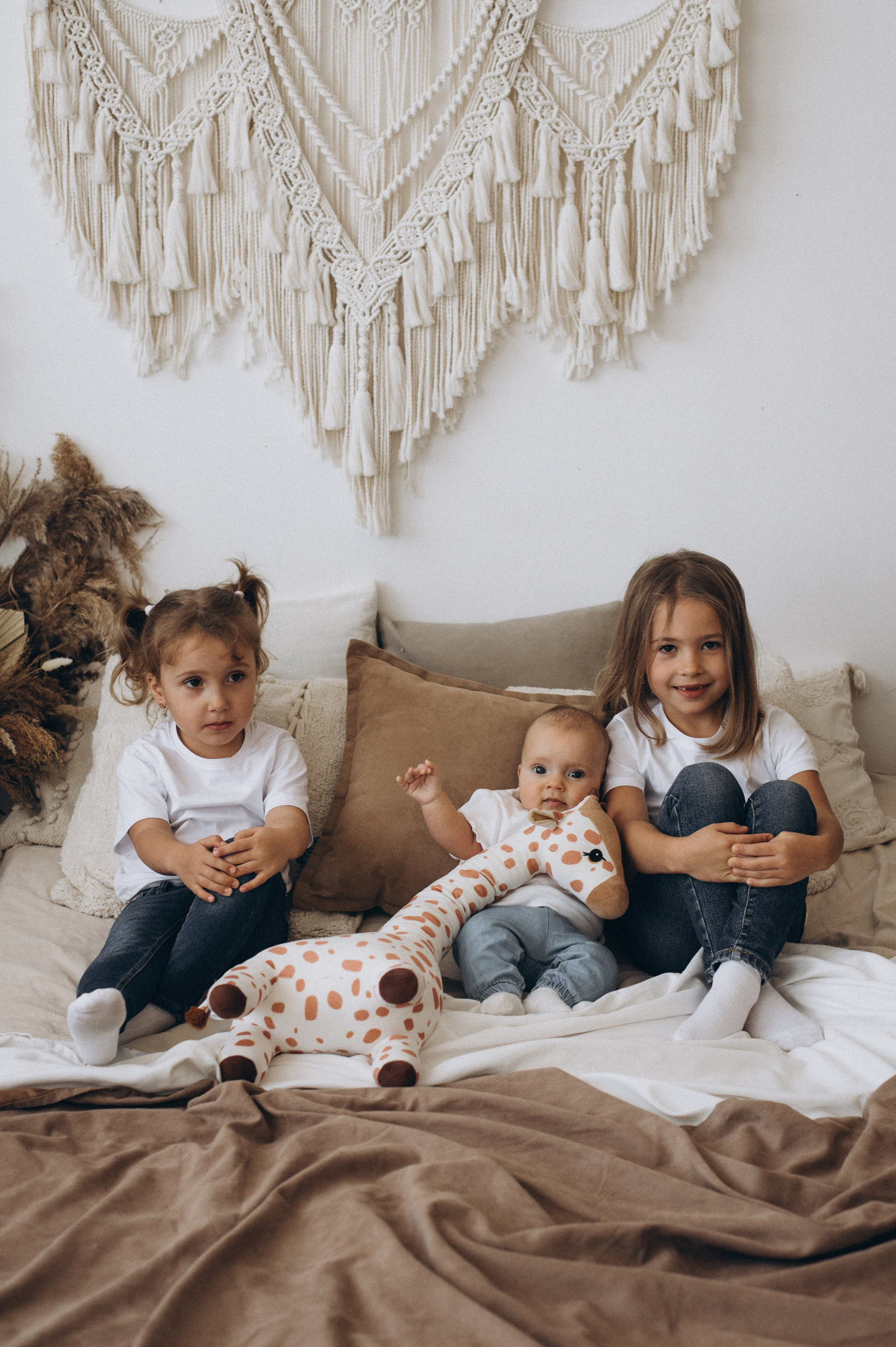 Сімейна фотосесія Тернопіль Львів, студійна сімейна зйомка з дітьми. Сімейний, дитячий та індивідуальний фотограф в м. Тернопіль, м. Львів