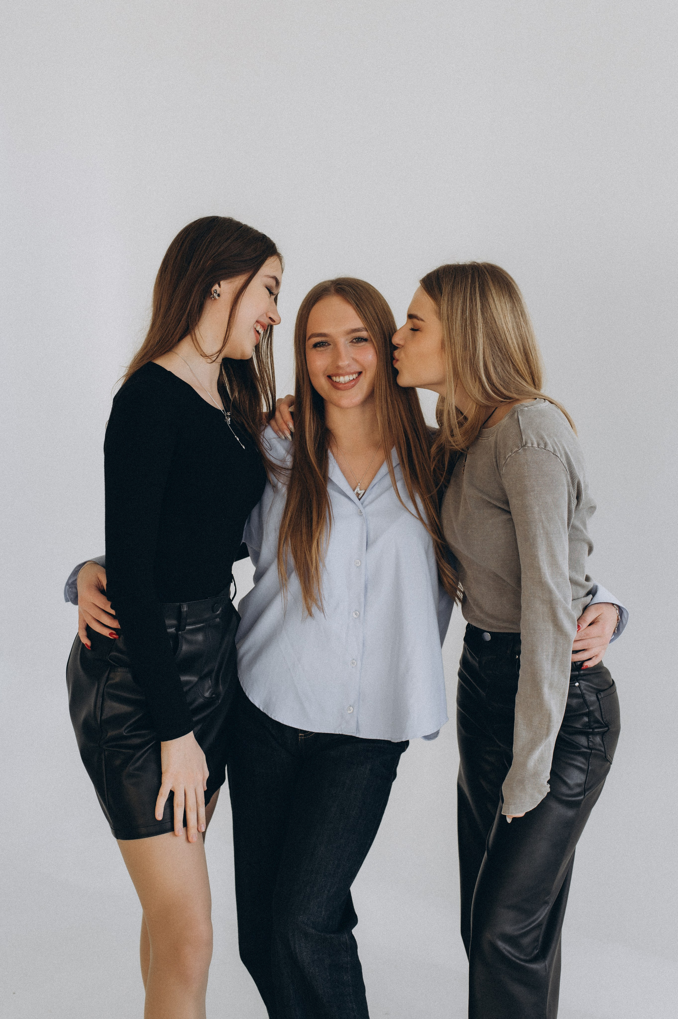 Фотосесія випускників, фотосесія на віньєтки Тернопіль, випускники Тернопіль, випуск 2025. Сімейний, дитячий та індивідуальний фотограф в м. Тернопіль, м. Львів