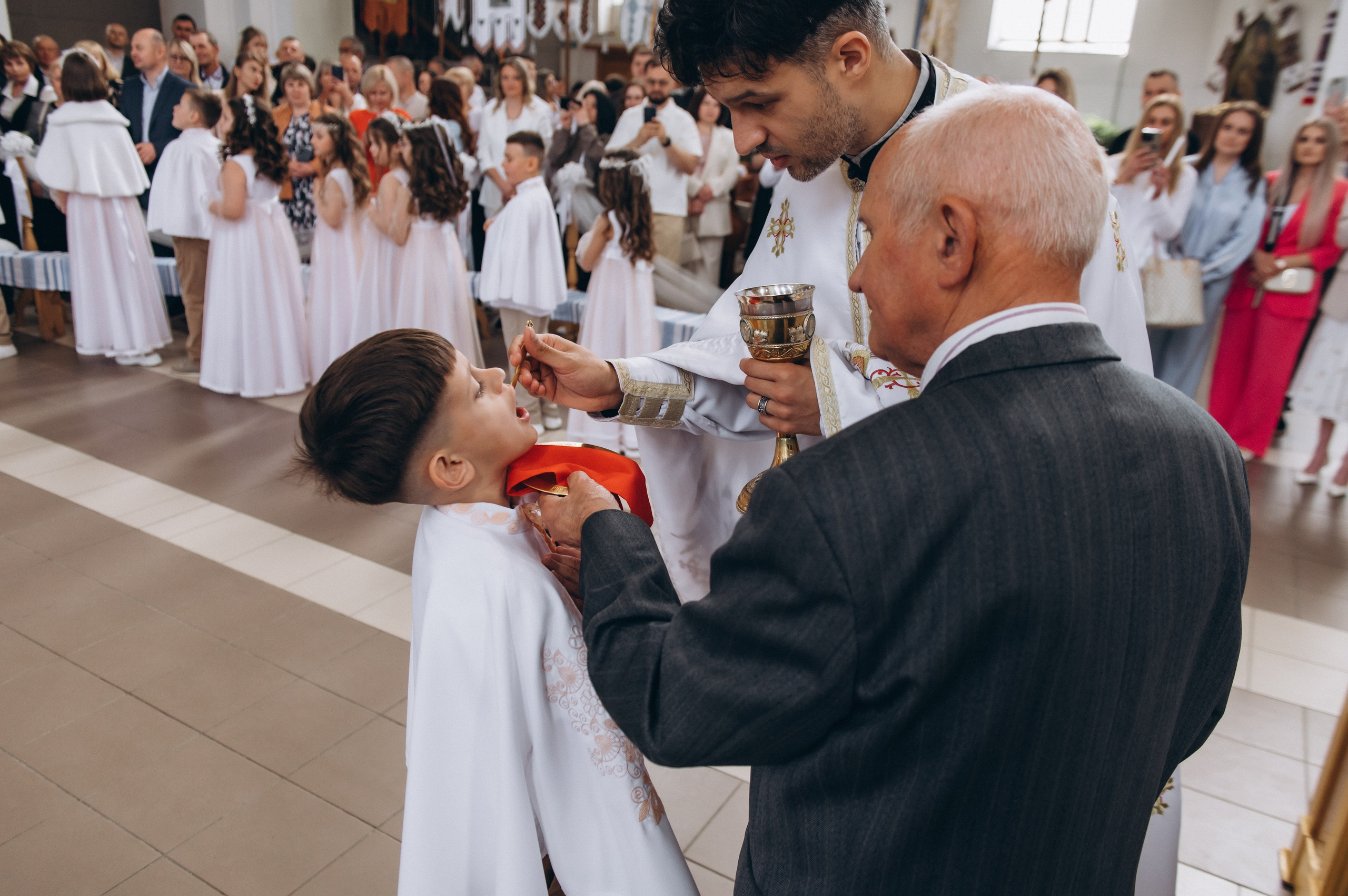 Фотосесія Причастя Тернопіль, зйомка Причастя, фотограф на Причастя Тернопіль, Причастя Львів, Причастя церква Михаїла Тернопіль. Сімейний, дитячий та індивідуальний фотограф в м. Тернопіль, м. Львів