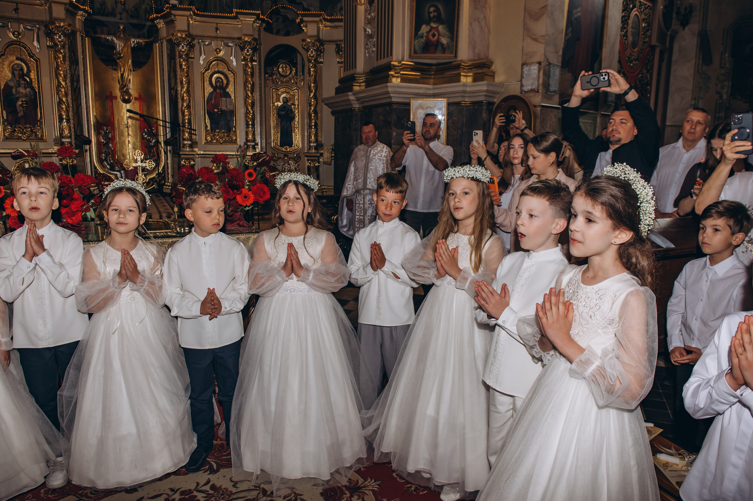 Фотосесія Першого Причастя Тернопіль, фотосесія Причастя Тернопіль, Таїнство Першого Причастя Тернопіль, Катедра Причастя Тернопіль. Сімейний, дитячий та індивідуальний фотограф в м. Тернопіль, м. Львів