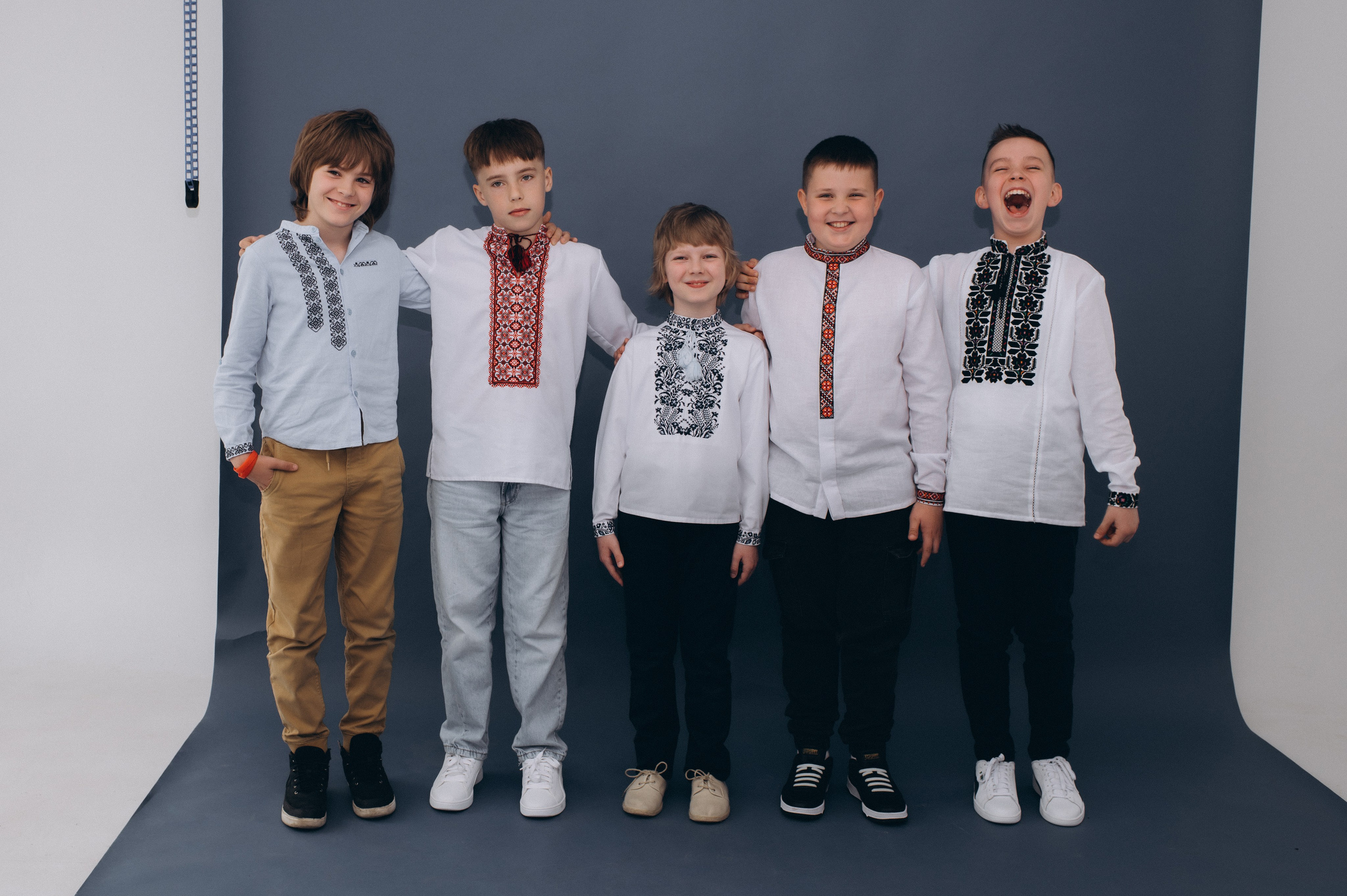 Шкільна фотосесія на віньєтки Тернопіль, фотосесія випускників Тернопіль, зйомка на віньєтки, шкільні фотоальбоми Тернопіль. Сімейний, дитячий та індивідуальний фотограф в м. Тернопіль, м. Львів