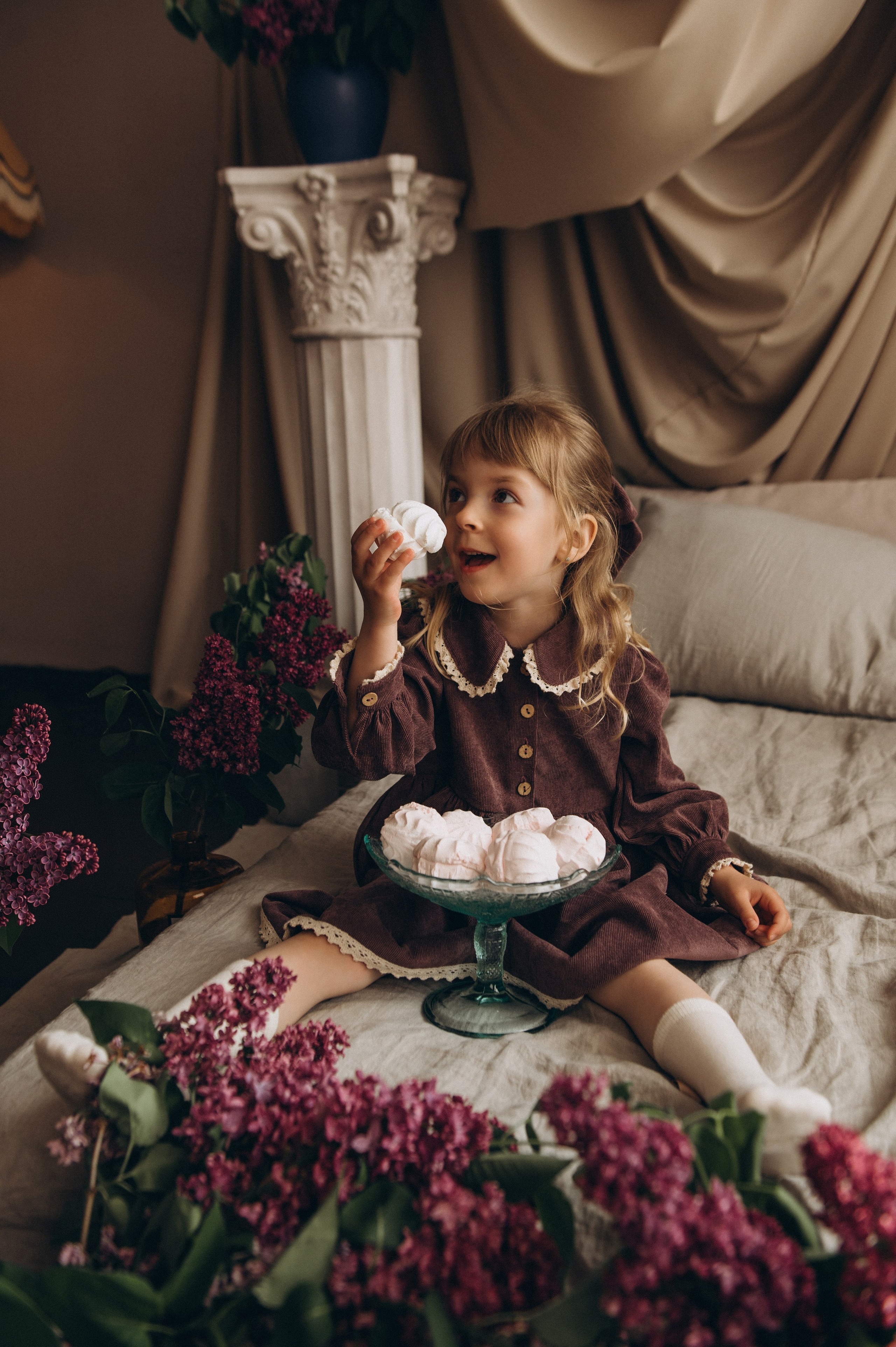 Фотосесія мами і донечки Тернопіль, фотосесія з бузком у студії Тернопіль, сімейна фотосесія Тернопіль, фотосесія мама і дитина. Сімейний, дитячий та індивідуальний фотограф в м. Тернопіль, м. Львів