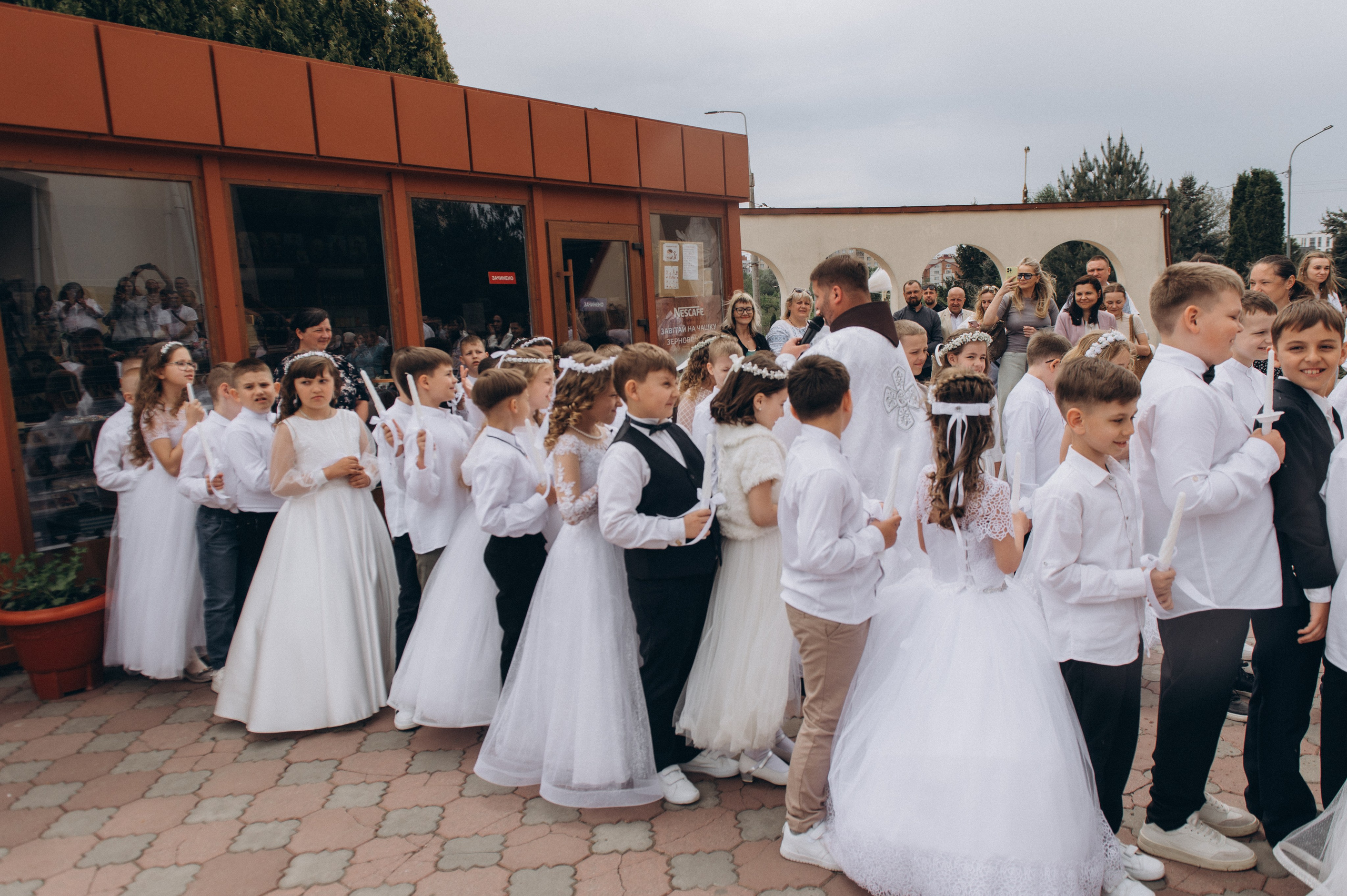 Фотосесія Причастя Тернопіль, зйомка Причастя, фотограф на Причастя Тернопіль, Причастя Львів, церква Петра і Павла. Сімейний, дитячий та індивідуальний фотограф в м. Тернопіль, м. Львів