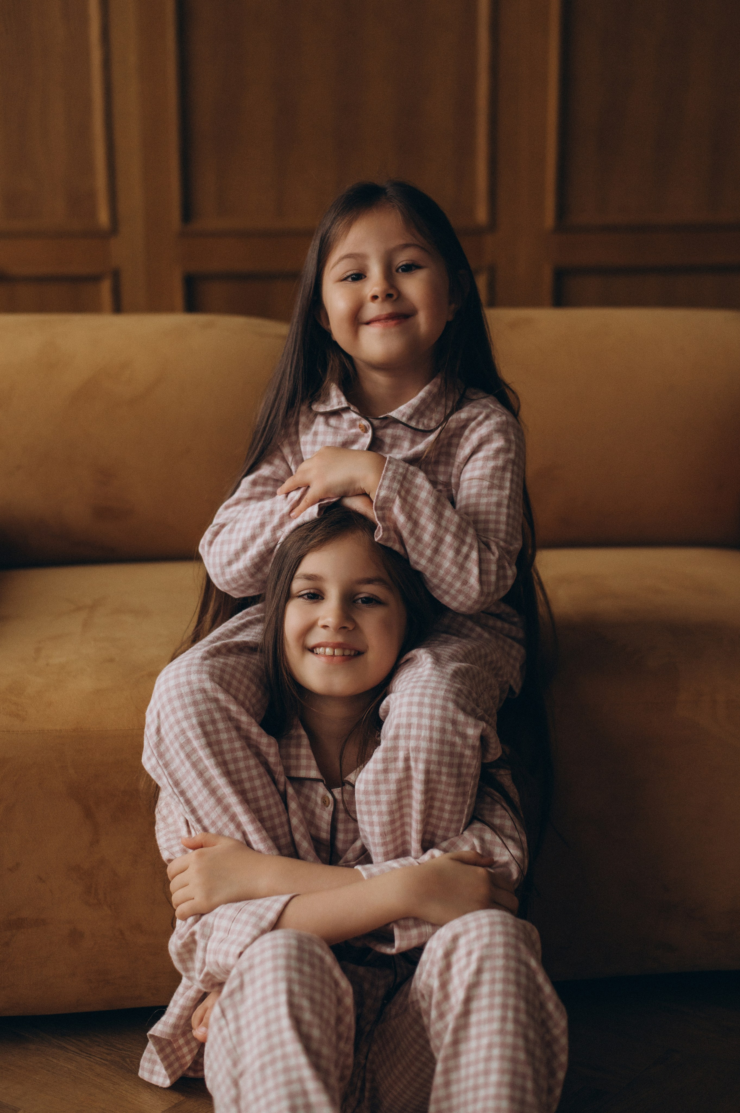 Фотосесія сестричок Тернопіль, зйомка сестрички, сімейний фотограф Тернопіль, портретний фотограф Тернопіль, фотосесія дітей. Сімейний, дитячий та індивідуальний фотограф в м. Тернопіль, м. Львів