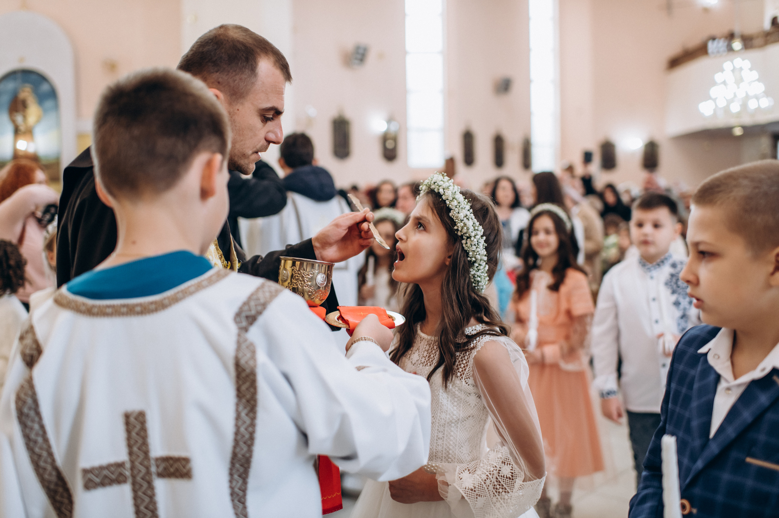 Фотосесія Першого Причастя Тернопіль, зйомка Причастя Тернопіль, Таїнство Першого Причастя Тернопіль, Катедра Причастя Тернопіль. Сімейний, дитячий та індивідуальний фотограф в м. Тернопіль, м. Львів