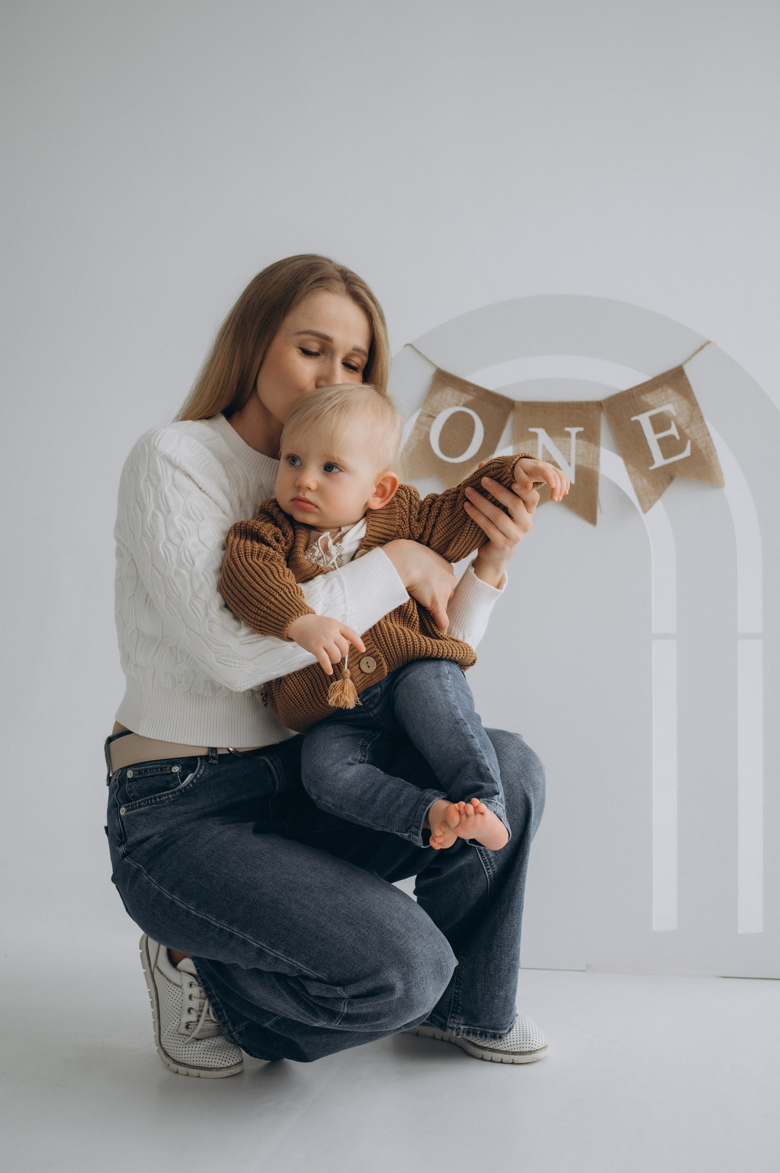 Зйомка дня народження дитини, фотосесія 1 рік Тернопіль, сімейний фотограф Тернопіль, сімейна фотосесія Тернопіль, перший тортик малюка. Сімейний, дитячий та індивідуальний фотограф в м. Тернопіль, м. Львів