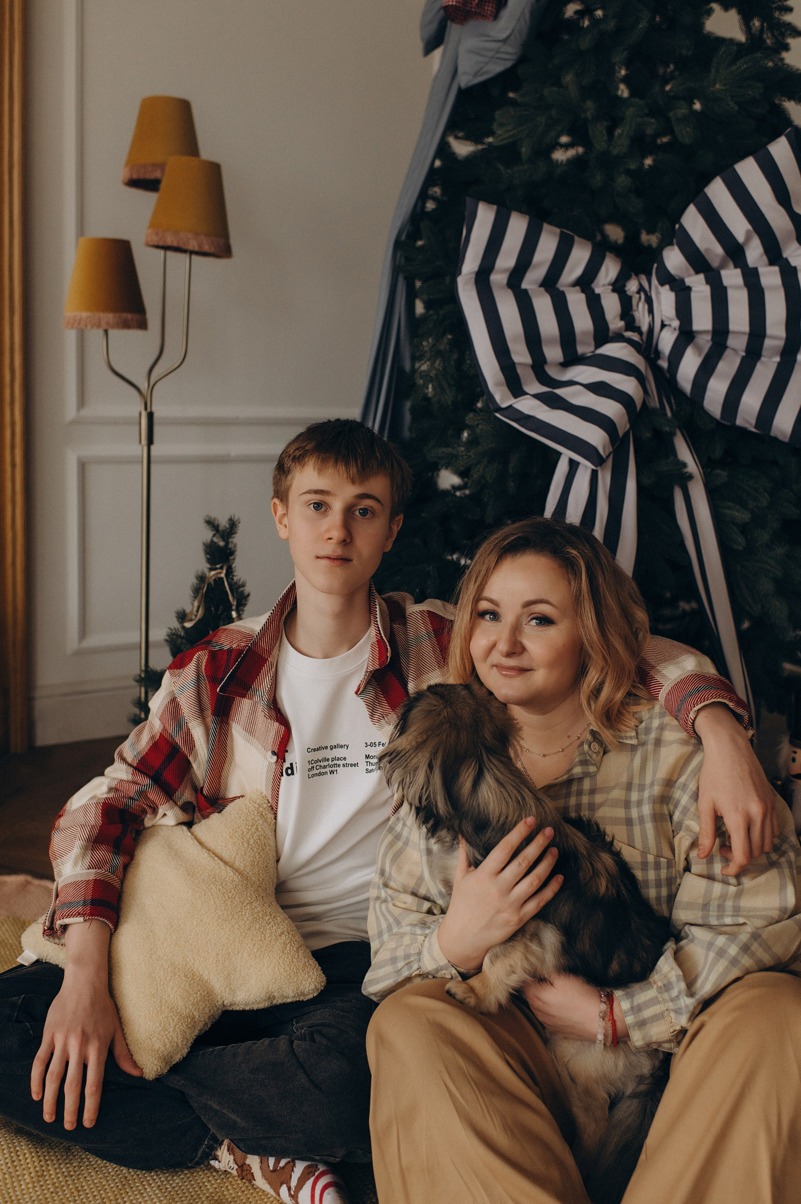 Фотосесія мама і син, сімейна фотосесія Тернопіль, зйомка мами з сином, сімейний фотограф Тернопіль, зйомка з домашнім улюбленцем. Сімейний, дитячий та індивідуальний фотограф в м. Тернопіль, м. Львів