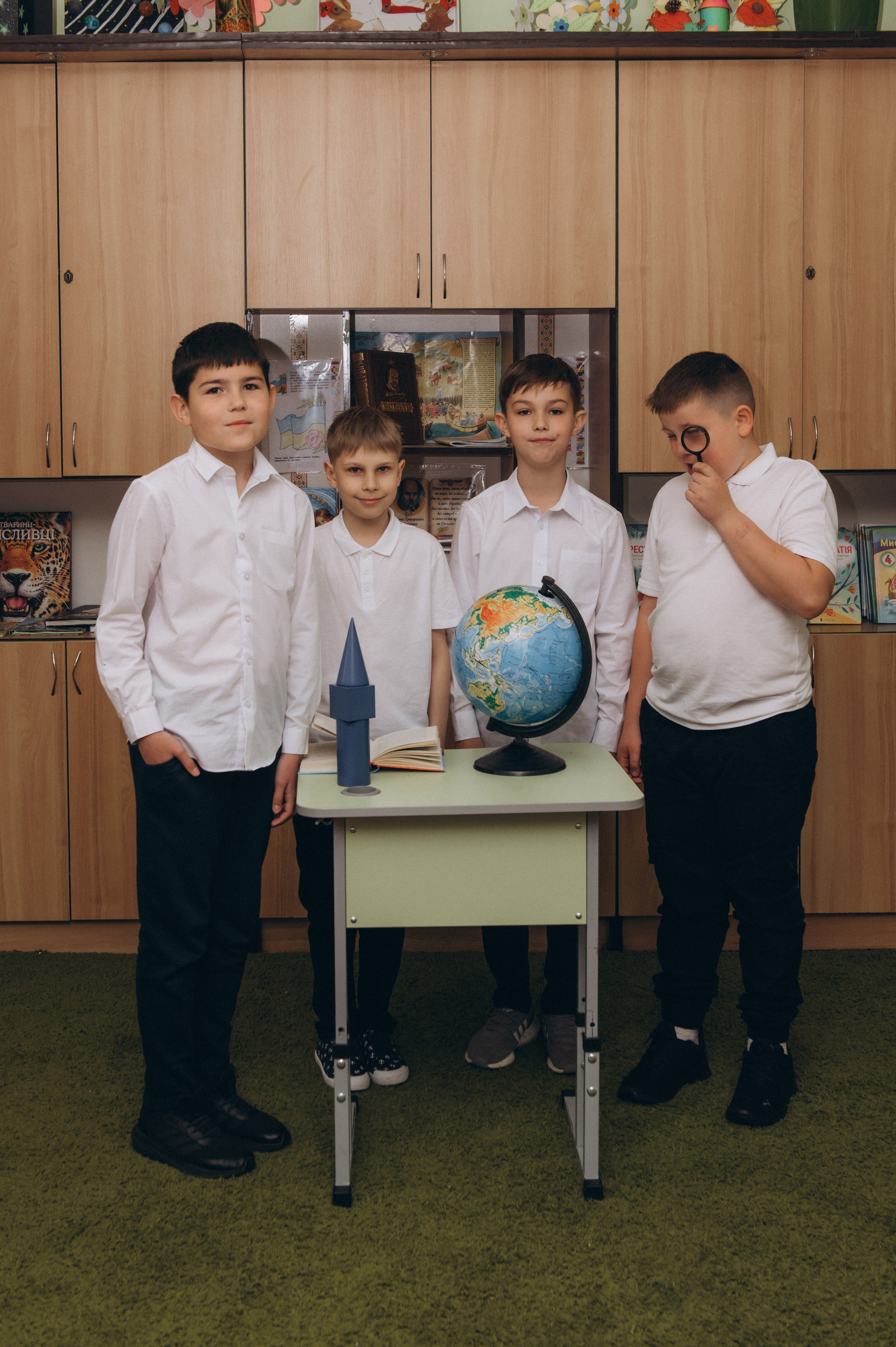 Шкільна фотосесія на віньєтки Тернопіль, фотосесія випускників Тернопіль, зйомка на віньєтки, шкільні фотоальбоми Тернопіль. Сімейний, дитячий та індивідуальний фотограф в м. Тернопіль, м. Львів