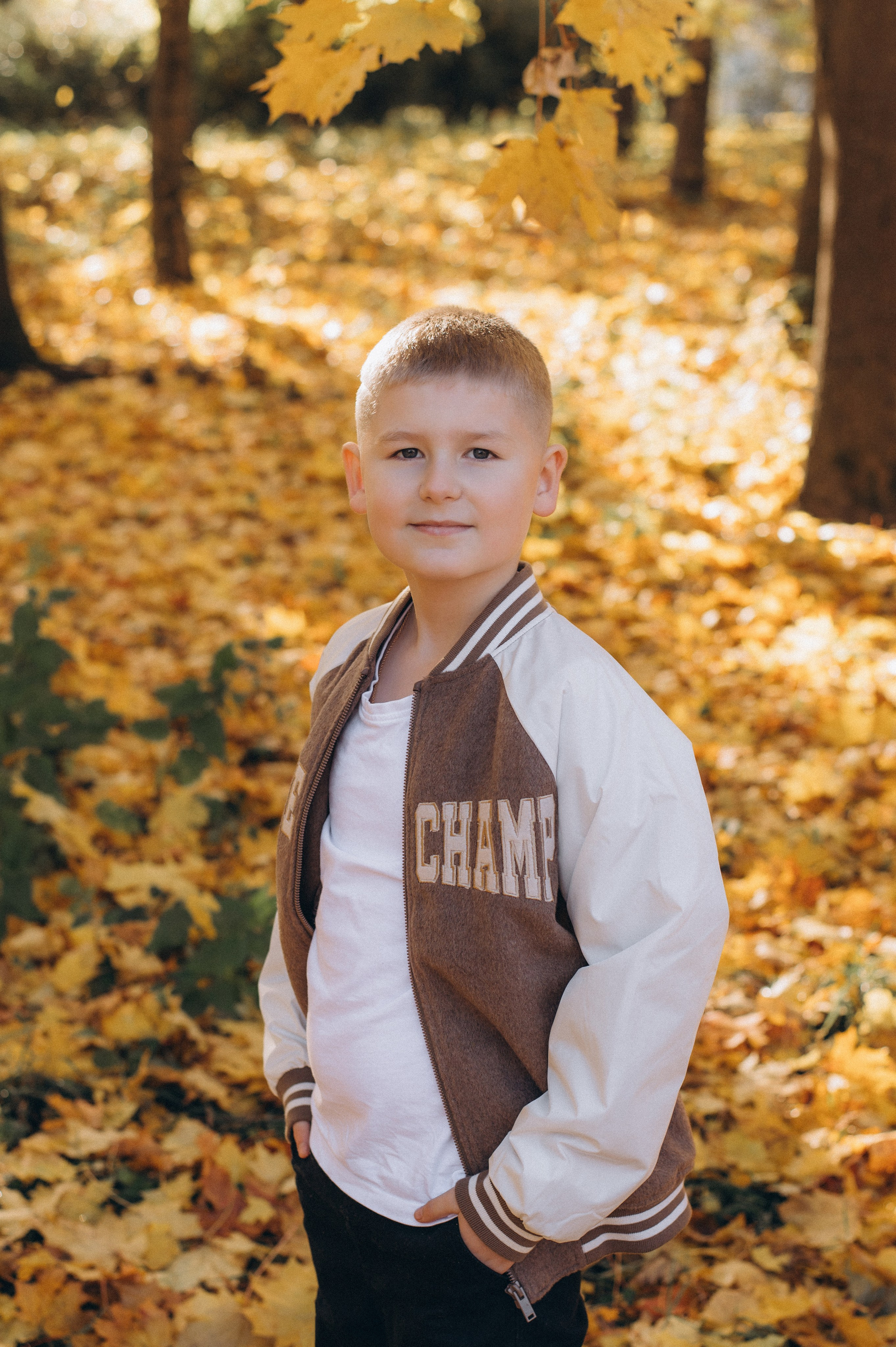 Осіння фотосесія 4 класу на віньєтки, випускні фотоальбоми Тернопіль, фотосесія випускників Тернопіль, шкільний випускний альбом Тернопіль. Сімейний, дитячий та індивідуальний фотограф в м. Тернопіль, м. Львів