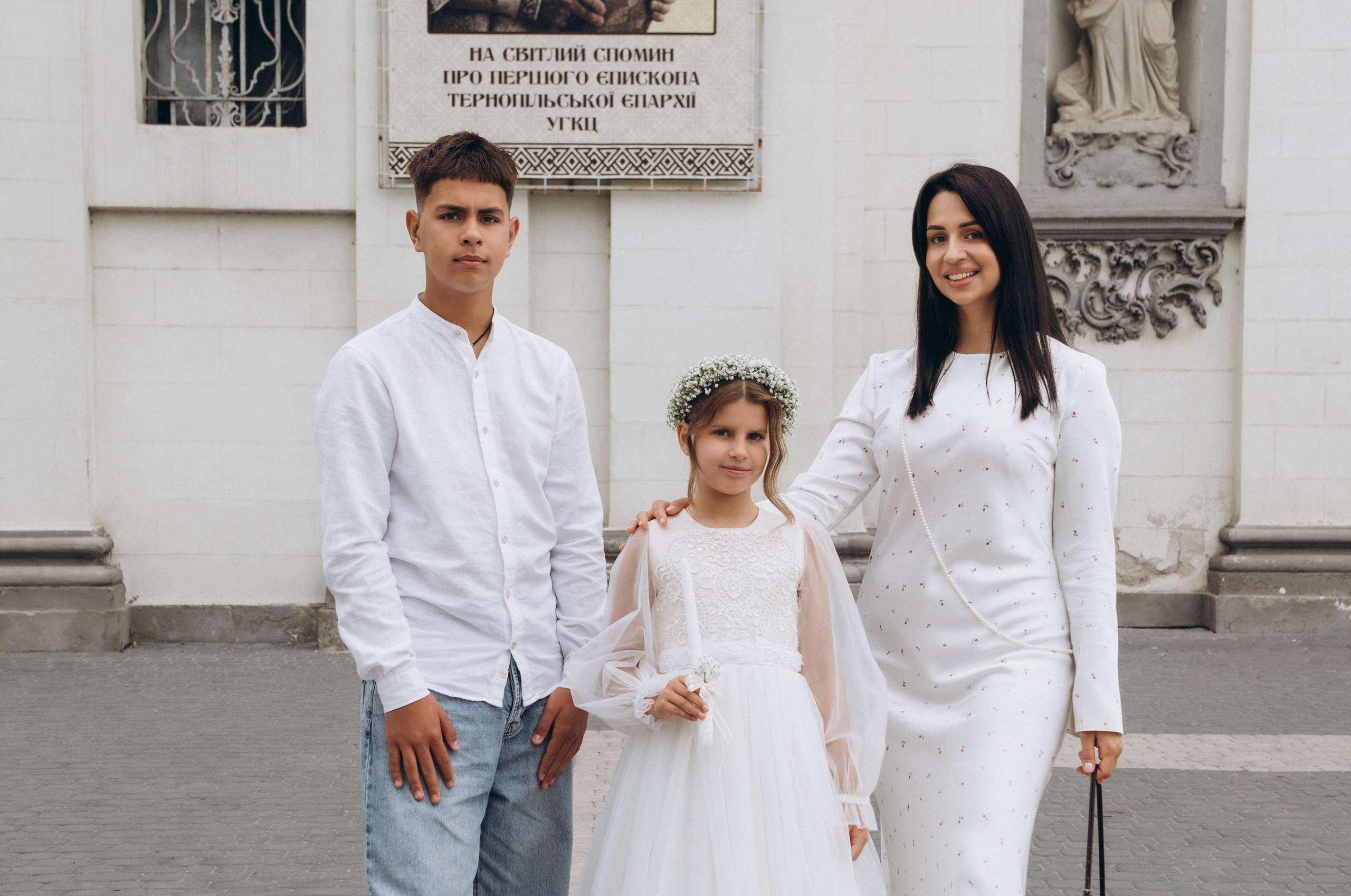Фотосесія Першого Причастя Тернопіль, фотосесія Причастя Тернопіль, Таїнство Першого Причастя Тернопіль, Катедра Причастя Тернопіль. Сімейний, дитячий та індивідуальний фотограф в м. Тернопіль, м. Львів