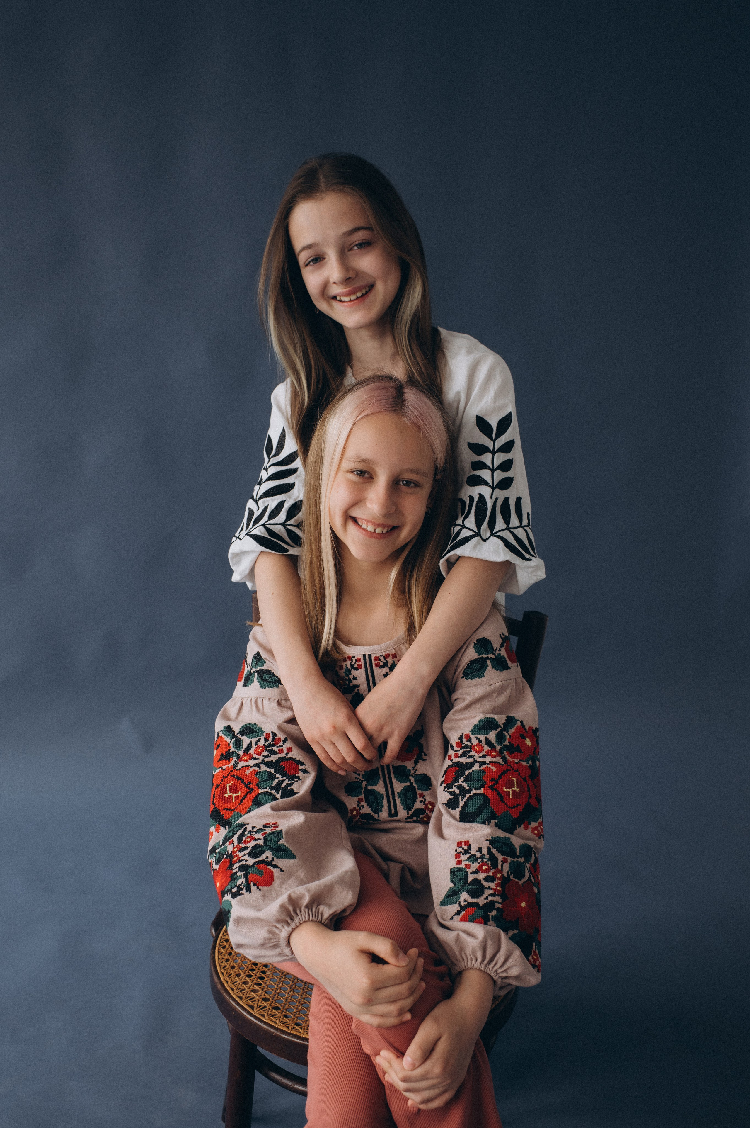 Шкільна фотосесія на віньєтки Тернопіль, фотосесія випускників Тернопіль, зйомка на віньєтки, шкільні фотоальбоми Тернопіль. Сімейний, дитячий та індивідуальний фотограф в м. Тернопіль, м. Львів