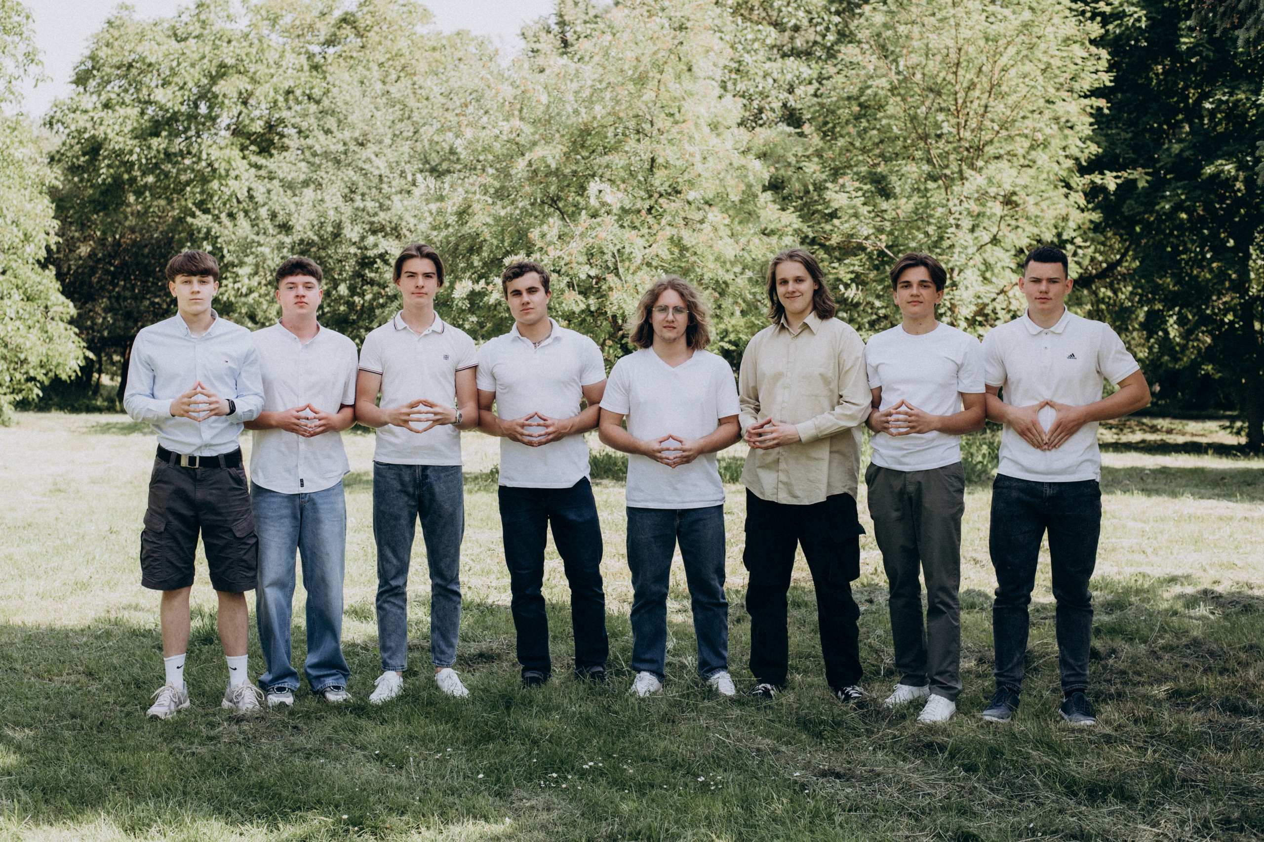 Фотосесія випускників, зйомка випускників Тернопіль Львів, випускні фотоальбоми Тернопіль, шкільні фотоальбоми Тернопіль. Сімейний, дитячий та індивідуальний фотограф в м. Тернопіль, м. Львів