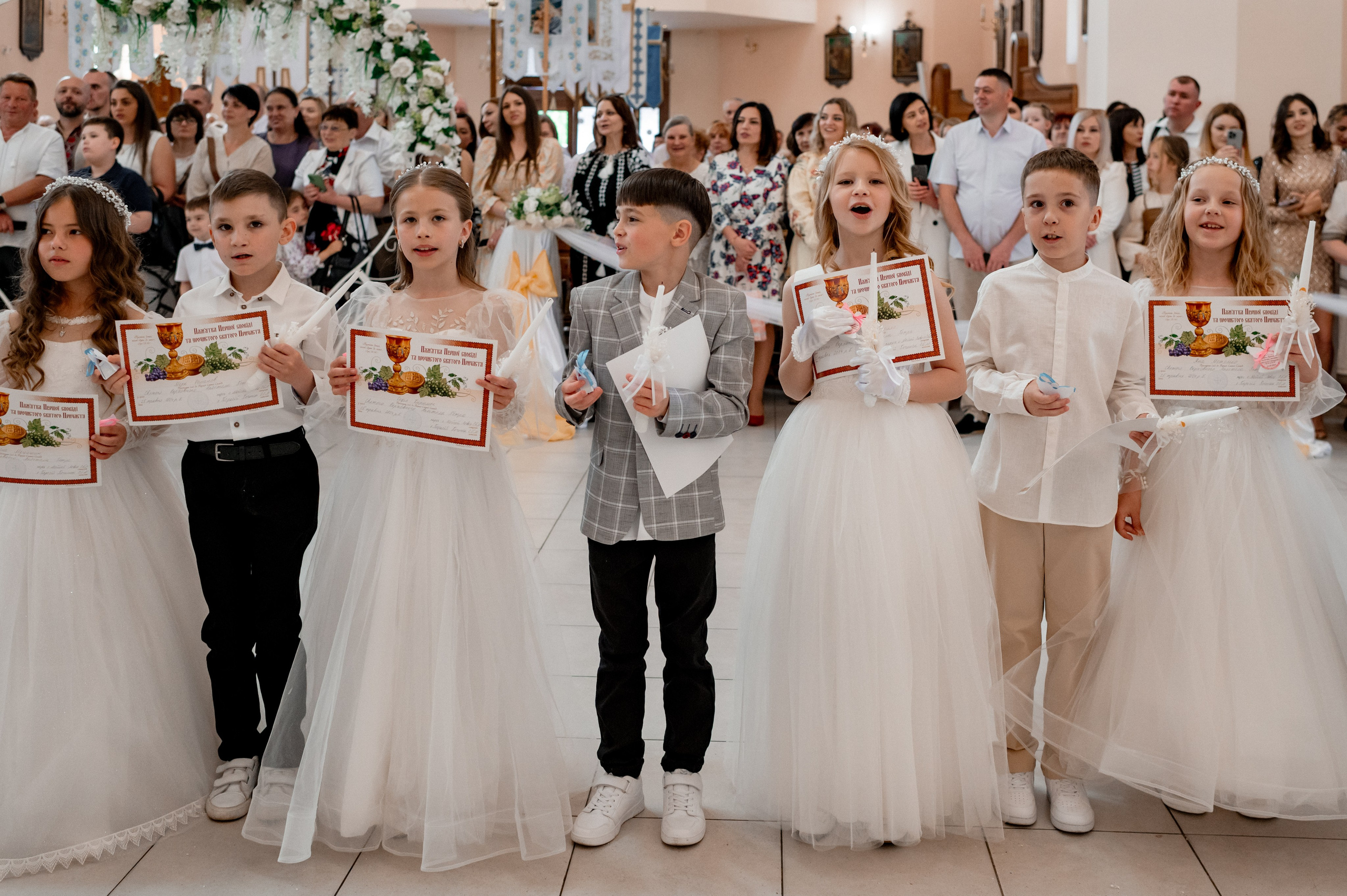 Фотосесія Першого Причастя Тернопіль, зйомка Причастя Тернопіль, Таїнство Першого Причастя Тернопіль, Катедра Причастя Тернопіль. Сімейний, дитячий та індивідуальний фотограф в м. Тернопіль, м. Львів