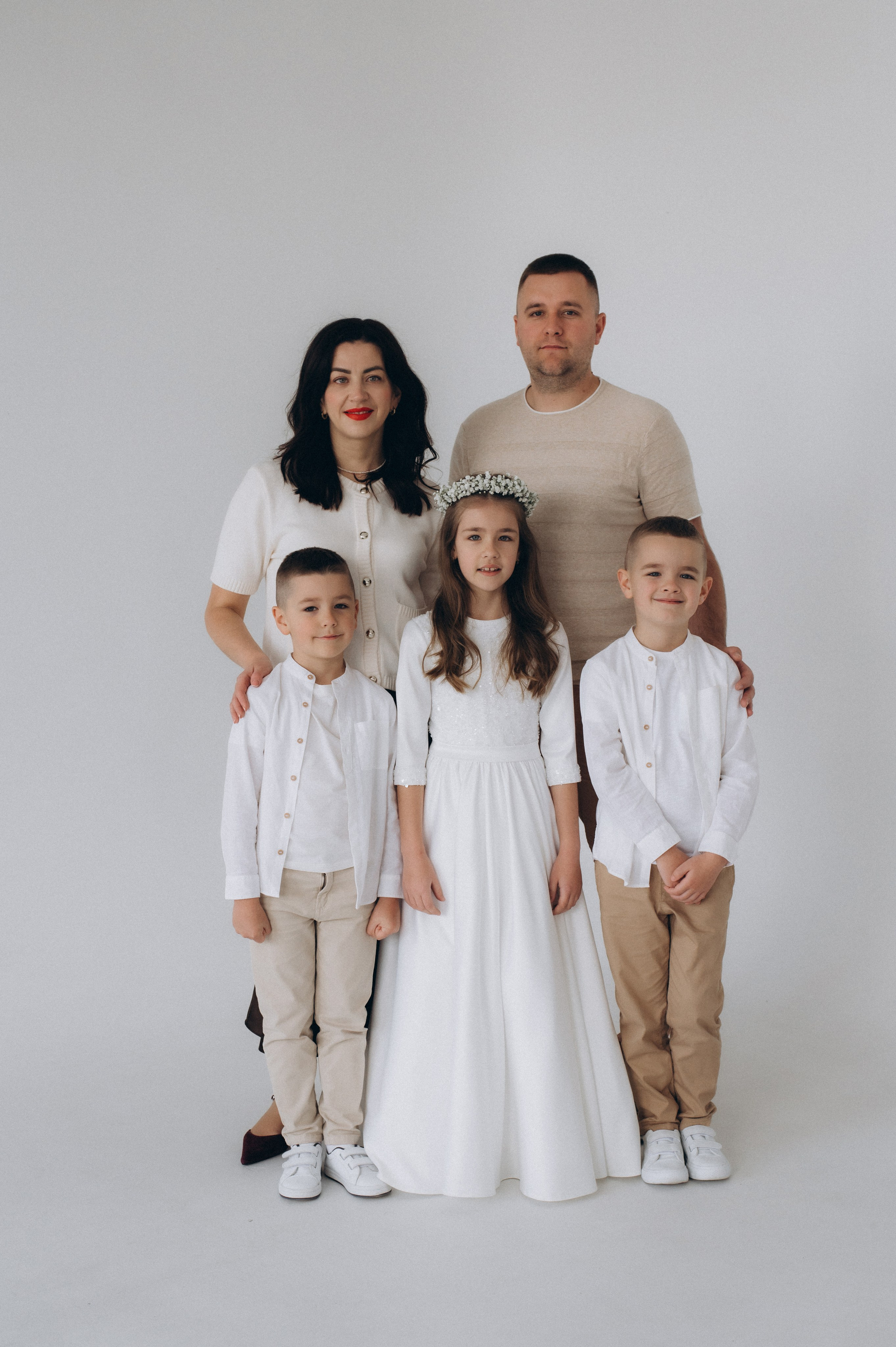 Сімейна фотосесія Тернопіль, сімейний фотограф Тернопіль Львів, зйомка дітей, портретний фотограф Тернопіль, фотосесія Причастя у студії. Сімейний, дитячий та індивідуальний фотограф в м. Тернопіль, м. Львів