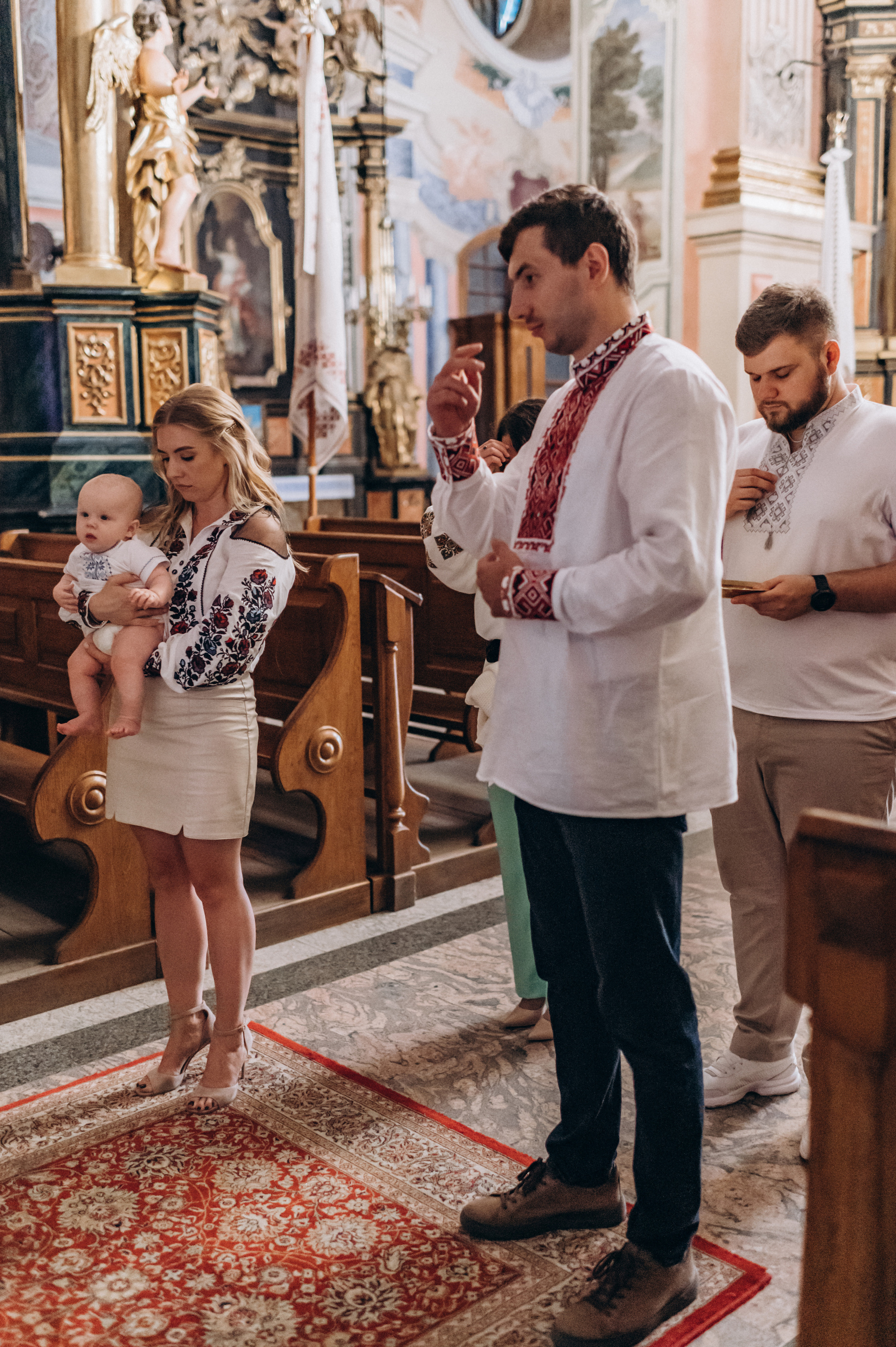 Хрещення Марка, Бернардинський монастир, Львів. Сімейний, дитячий та індивідуальний фотограф в м. Тернопіль, м. Львів