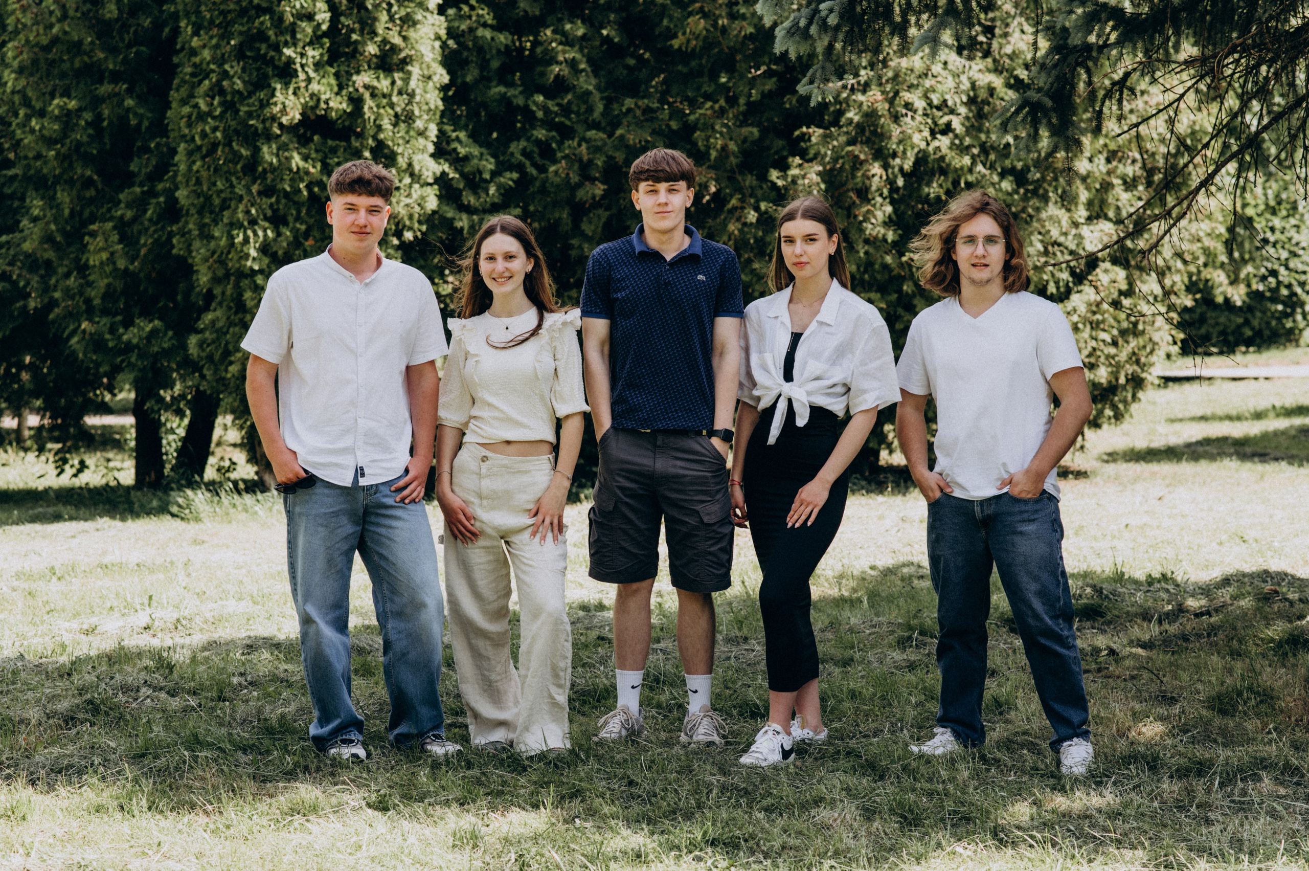 Фотосесія випускників, зйомка випускників Тернопіль Львів, випускні фотоальбоми Тернопіль, шкільні фотоальбоми Тернопіль. Сімейний, дитячий та індивідуальний фотограф в м. Тернопіль, м. Львів