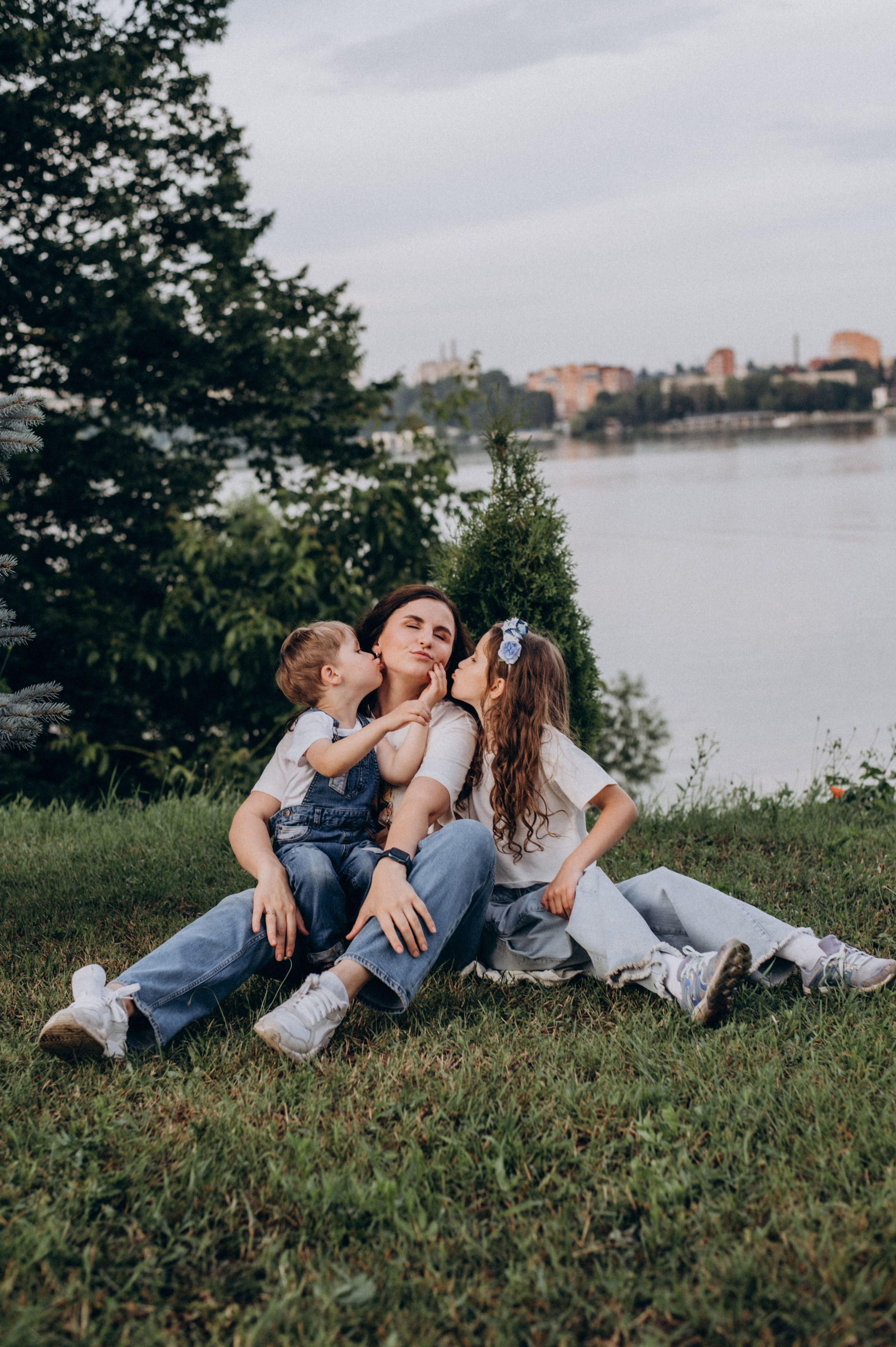 Сімейна фотосесія Тернопіль, сімейний фотограф Тернопіль, зйомка великої сімї. Сімейний, дитячий та індивідуальний фотограф в м. Тернопіль, м. Львів