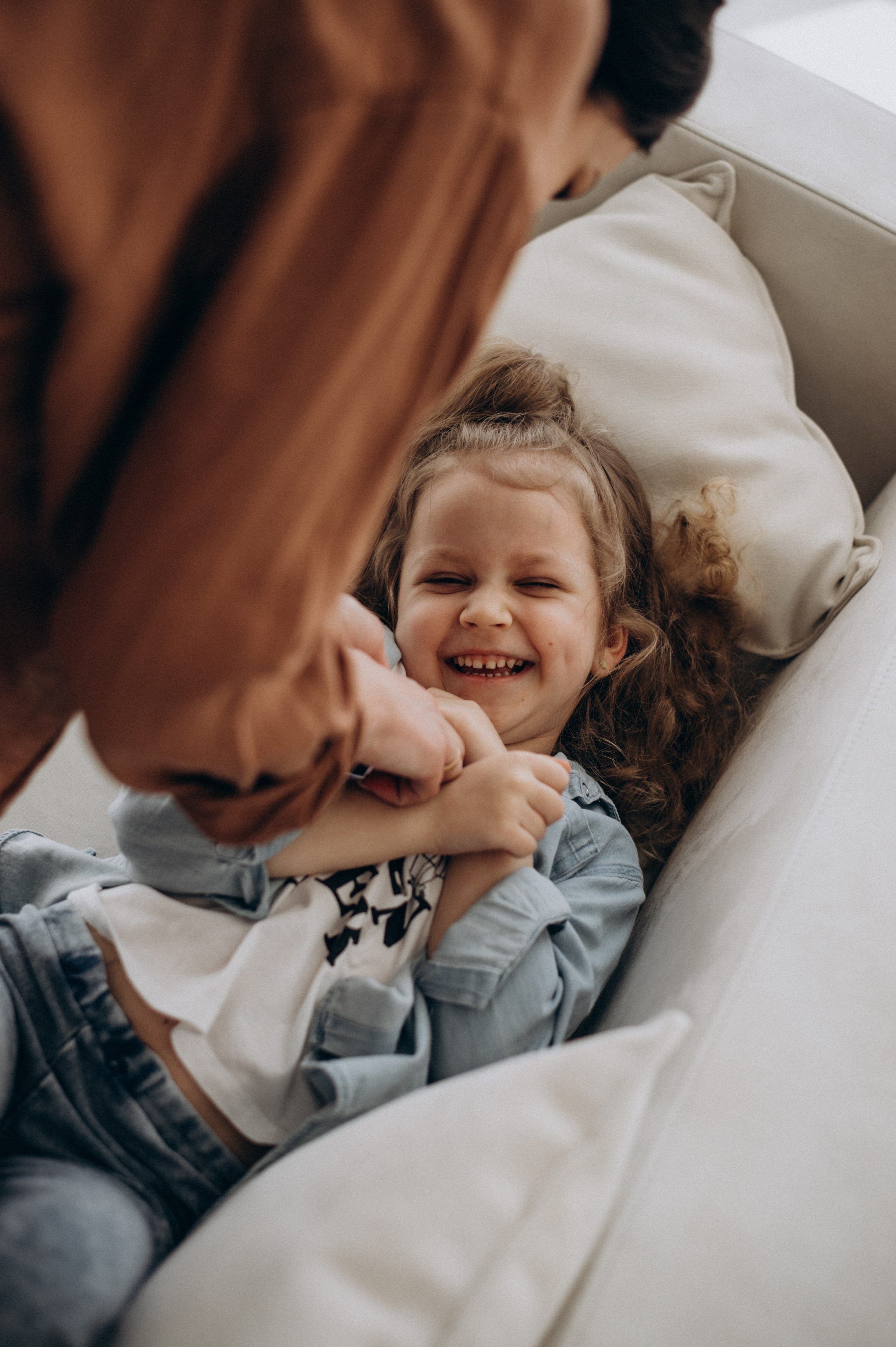 Сімейна фотосесія у студії, зйомка мами і дитини фотосесія Тернопіль Львів. Сімейний, дитячий та індивідуальний фотограф в м. Тернопіль, м. Львів