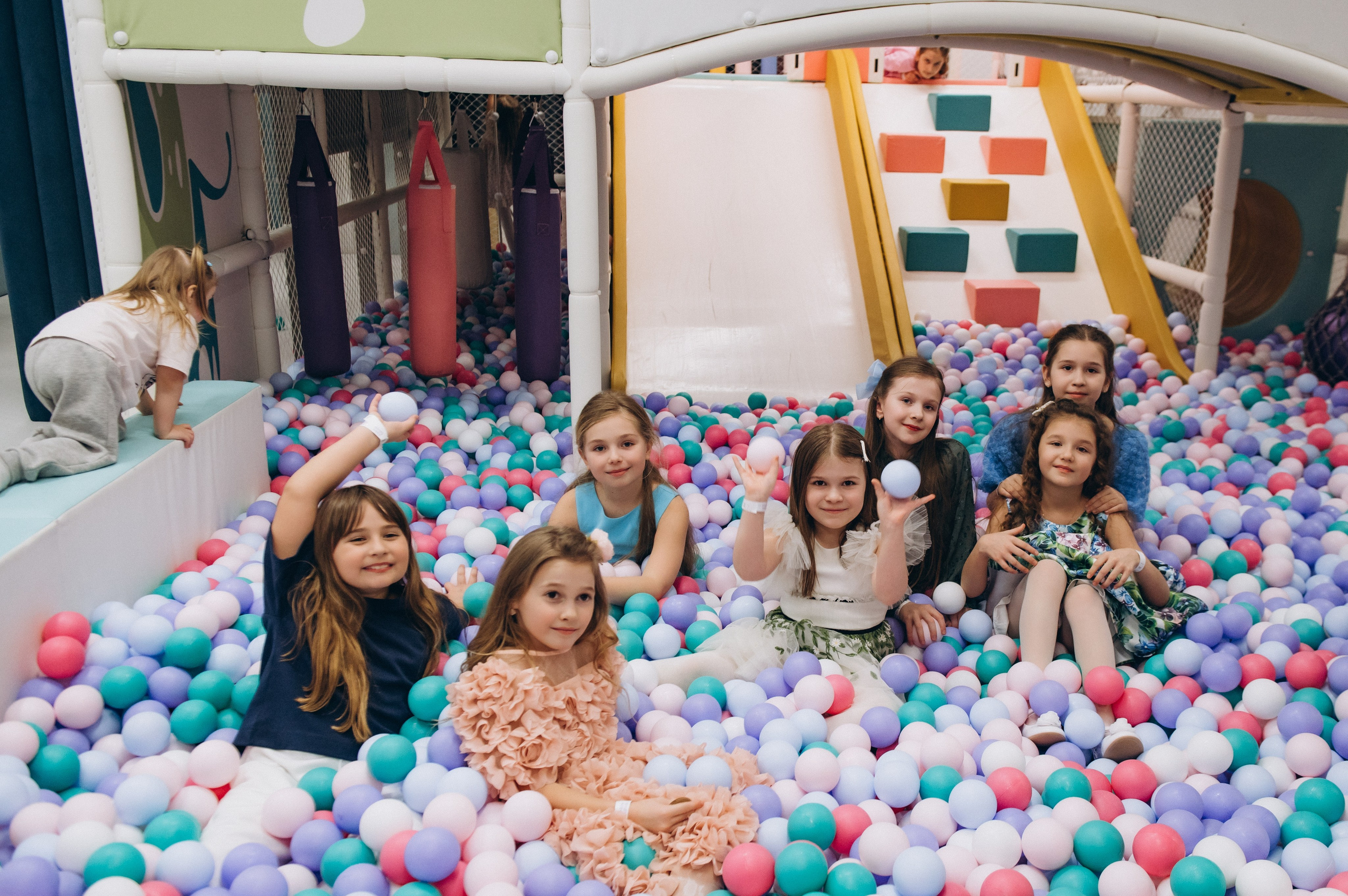 Фотосесія дня народження в Baby Towm Байківці, зйомка дитячого дня народження Тернопіль, фотосесія дня народження Тернопіль. Сімейний, дитячий та індивідуальний фотограф в м. Тернопіль, м. Львів