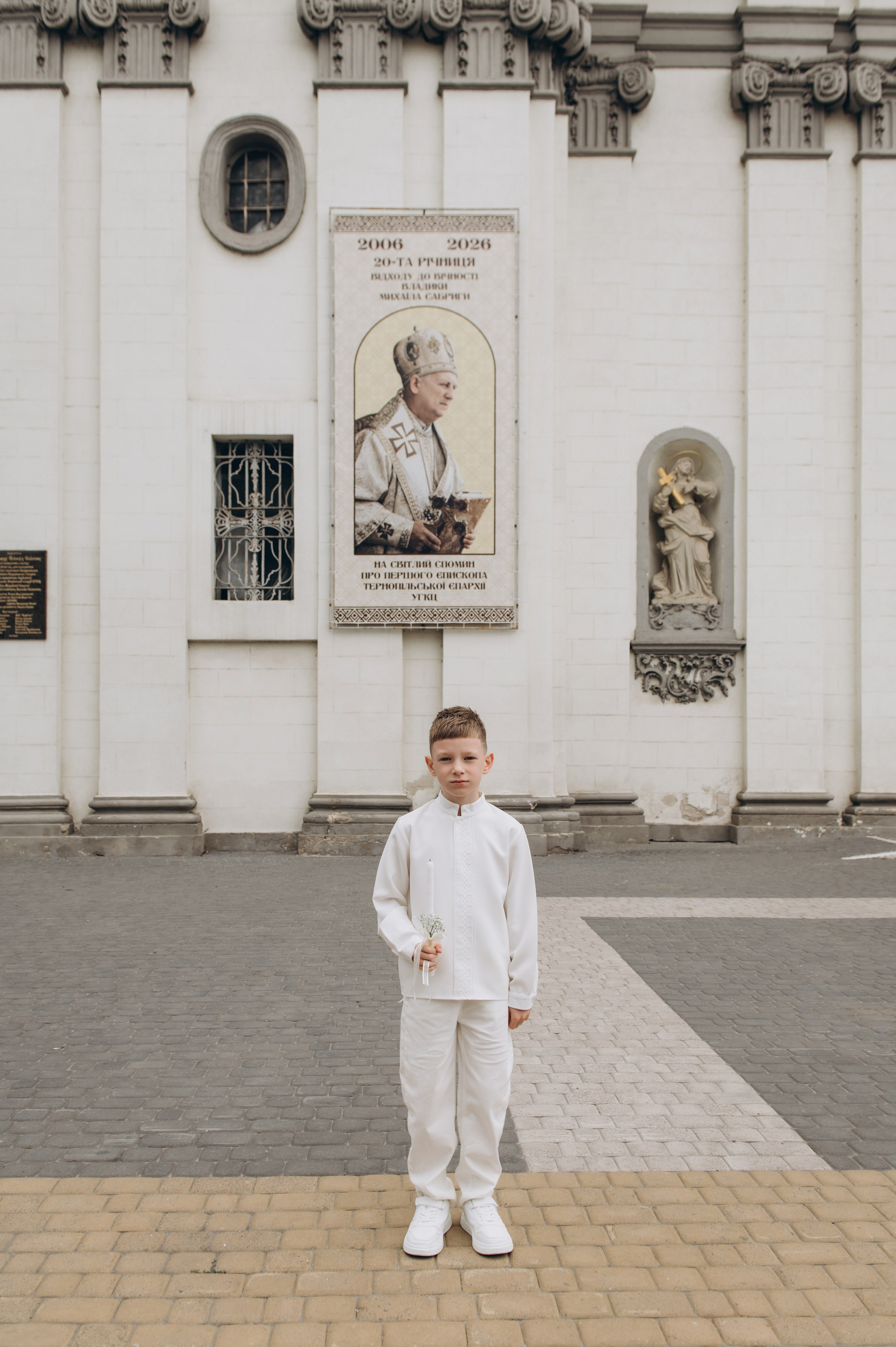 Фотосесія Першого Причастя Тернопіль, фотосесія Причастя Тернопіль, Таїнство Першого Причастя Тернопіль, Катедра Причастя Тернопіль. Сімейний, дитячий та індивідуальний фотограф в м. Тернопіль, м. Львів
