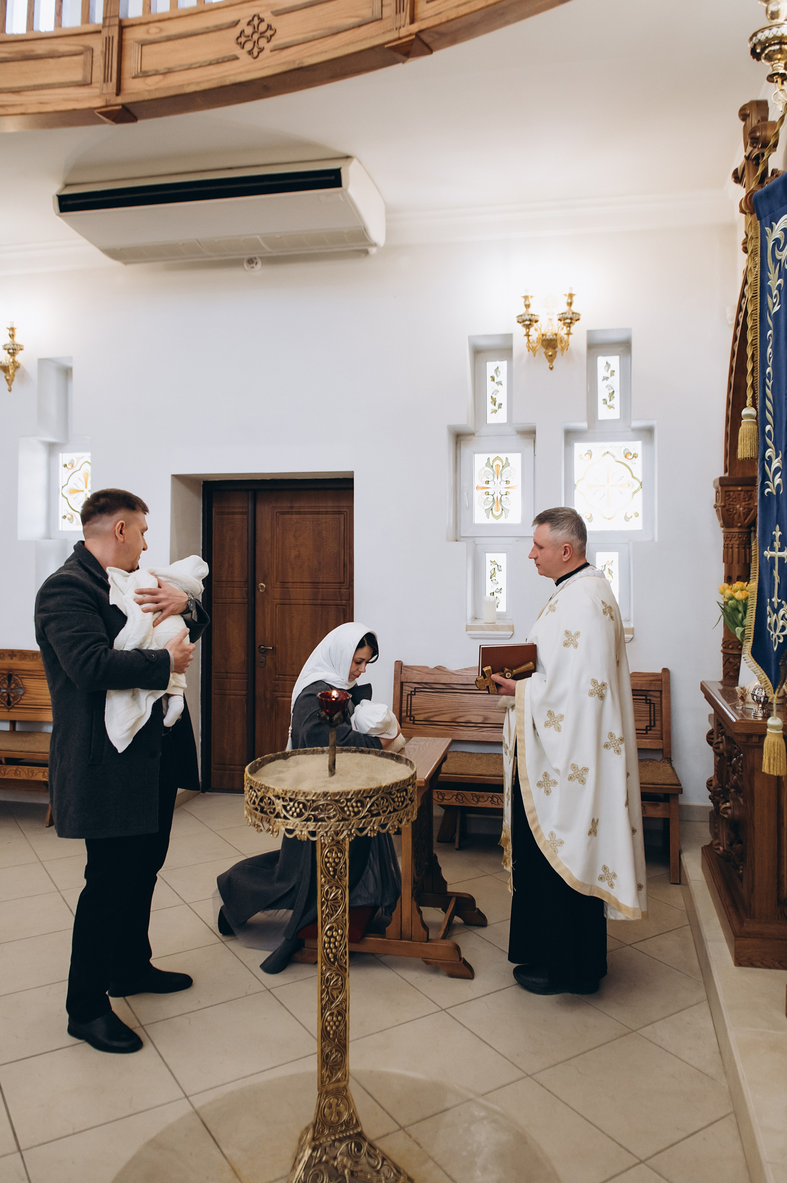 Фотосесія Хрещення Тернопіль, зйомка Хрестин Тернопіль, Храм Різдва Пресвятої Богородиці УГКЦ Тернопіль. Сімейний, дитячий та індивідуальний фотограф в м. Тернопіль, м. Львів