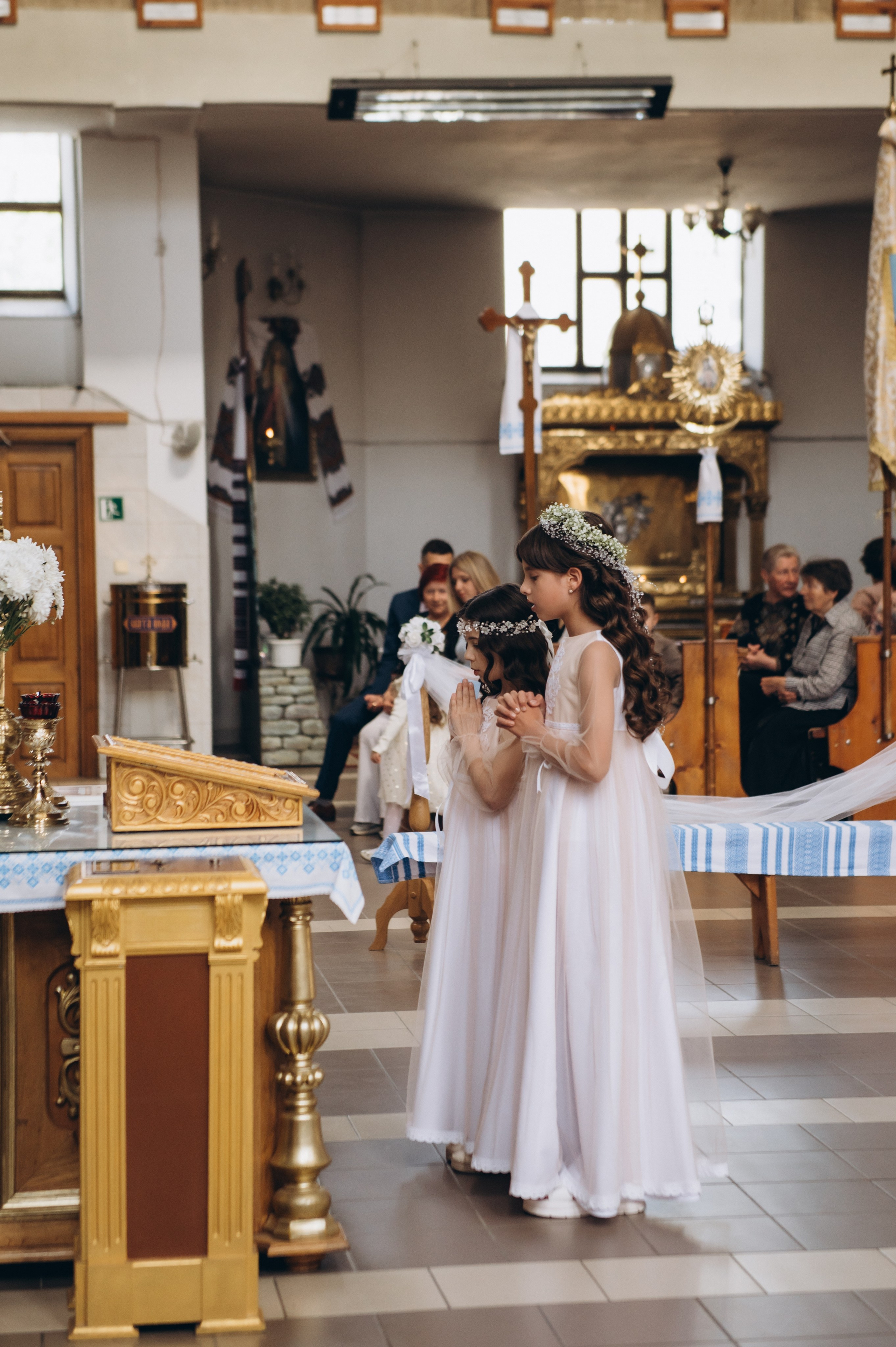 Фотосесія Причастя Тернопіль церква Св Михаїла, фотограф на Причастя Тернопіль, фотосесія Літургії Причастя Тернопіль. Сімейний, дитячий та індивідуальний фотограф в м. Тернопіль, м. Львів