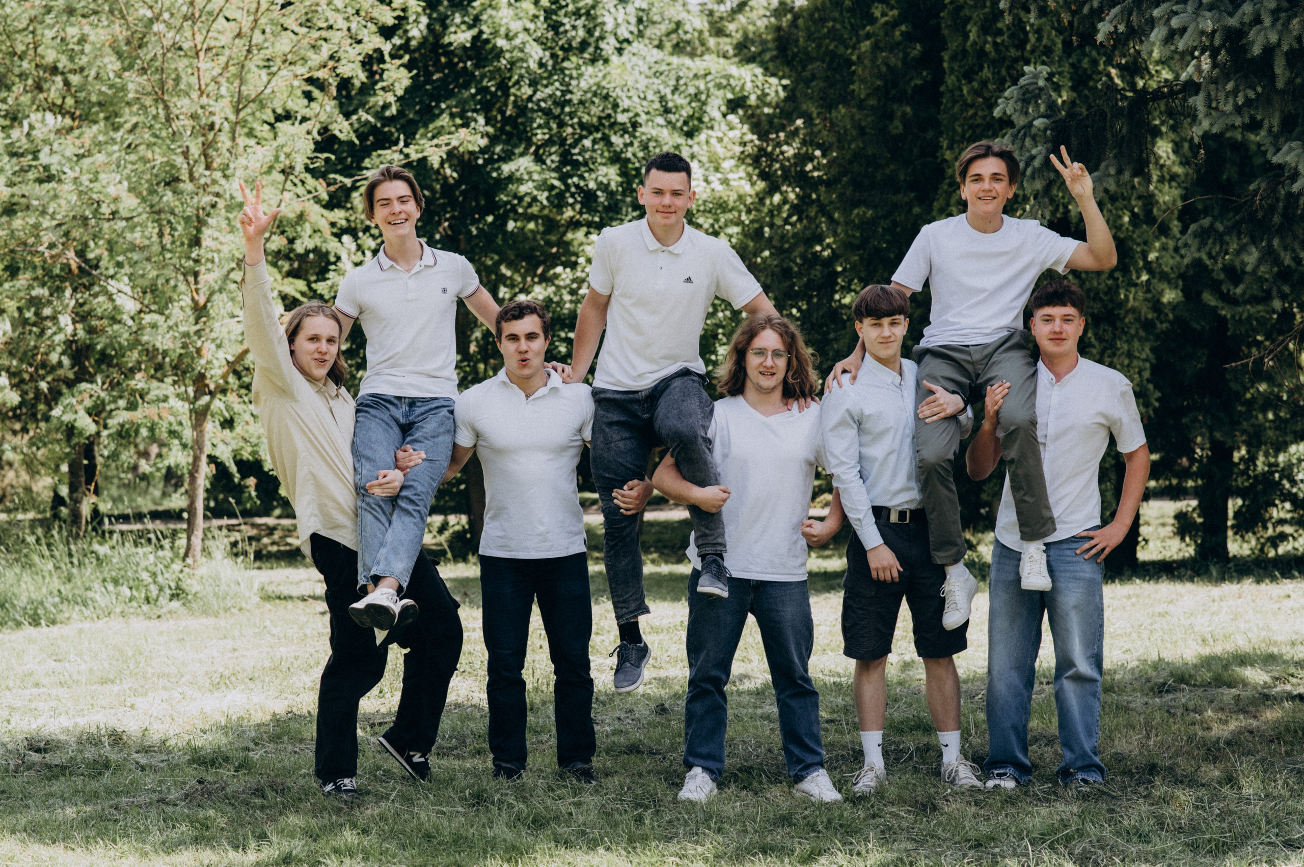 Фотосесія випускників, зйомка випускників Тернопіль Львів, випускні фотоальбоми Тернопіль, шкільні фотоальбоми Тернопіль. Сімейний, дитячий та індивідуальний фотограф в м. Тернопіль, м. Львів