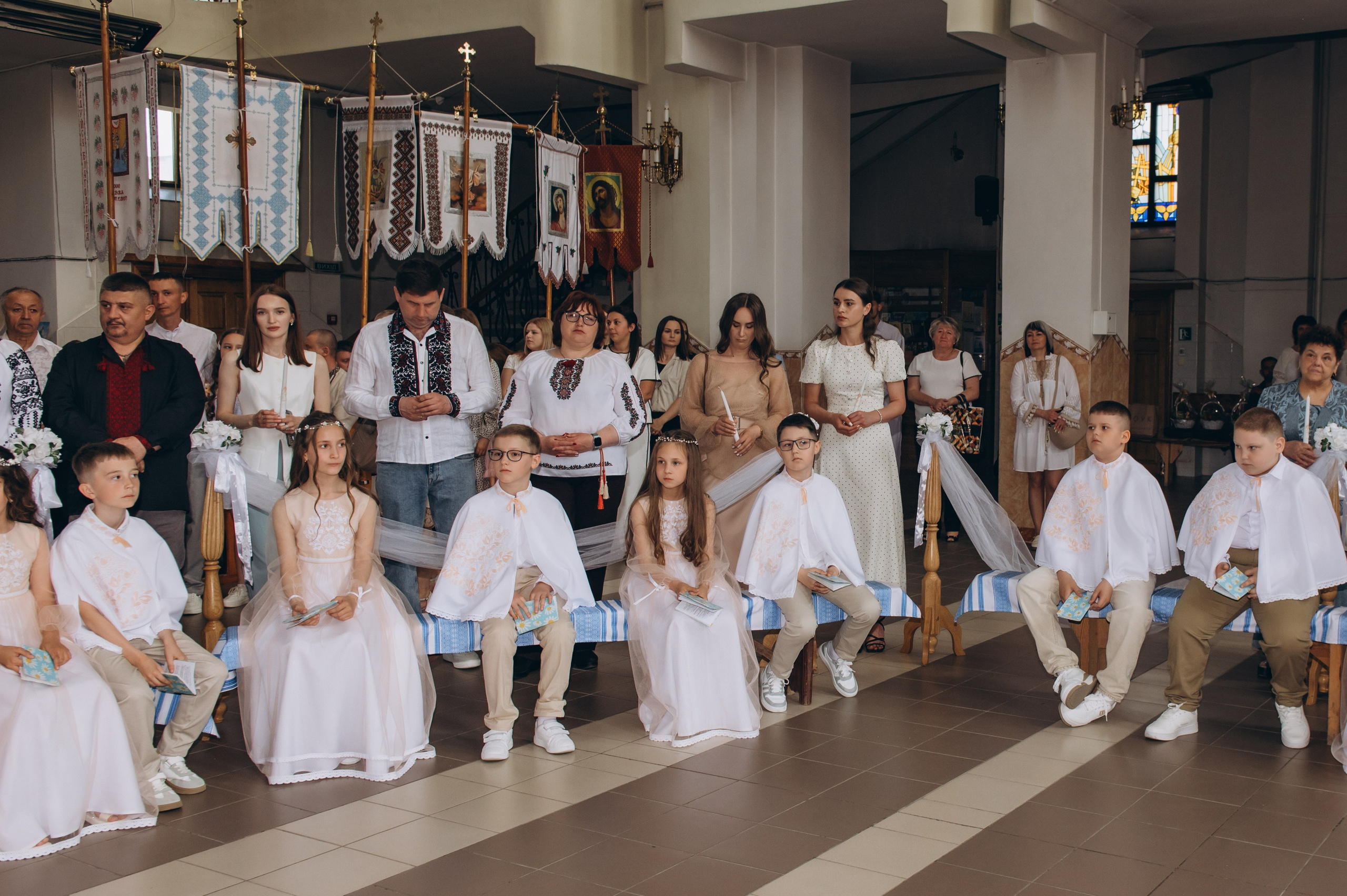 Фотосесія Причастя Тернопіль церква Св&nbsp;Михаїла, фотограф на&nbsp;Причастя Тернопіль, фотосесія Літургії Причастя Тернопіль
