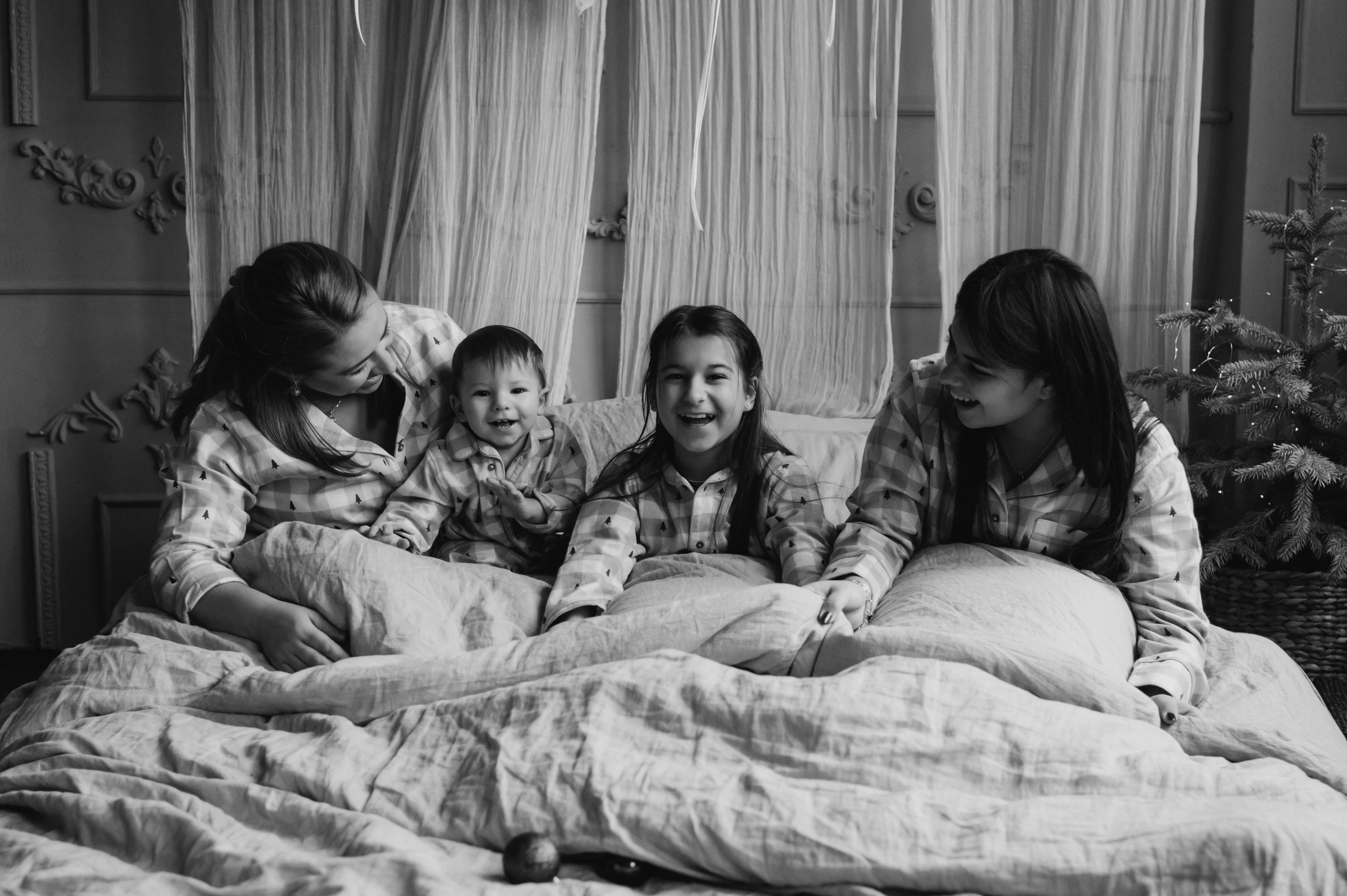 Перший тортик малюка, зйомка першого тортика Тернопіль, новорічна фотосесія, зйомка дня народження, сімейний фотограф Тернопіль, cakesmash. Сімейний, дитячий та індивідуальний фотограф в м. Тернопіль, м. Львів