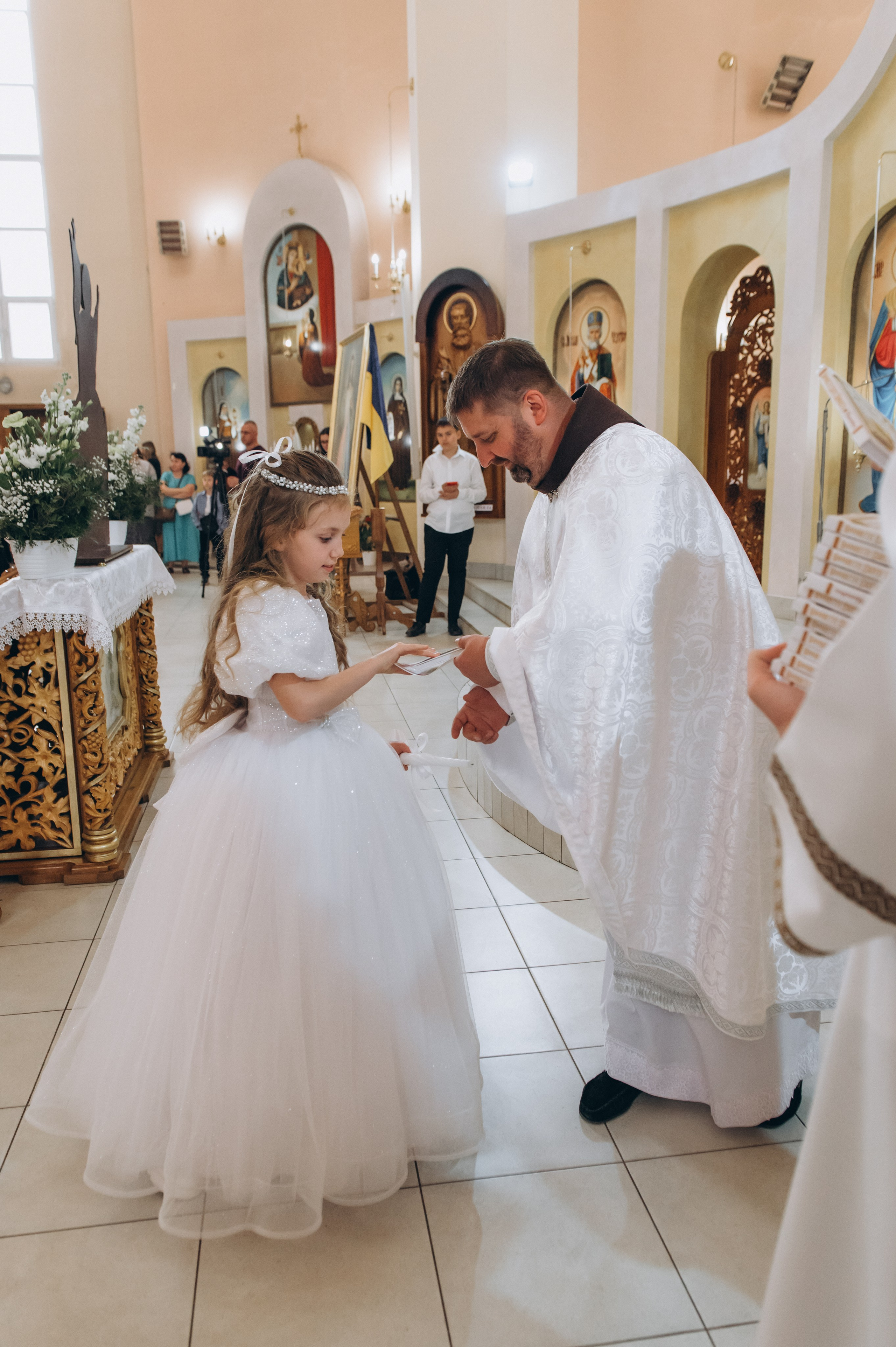 Фотосесія Причастя Тернопіль, зйомка Причастя, фотограф на Причастя Тернопіль, Причастя Львів, церква Петра і Павла. Сімейний, дитячий та індивідуальний фотограф в м. Тернопіль, м. Львів