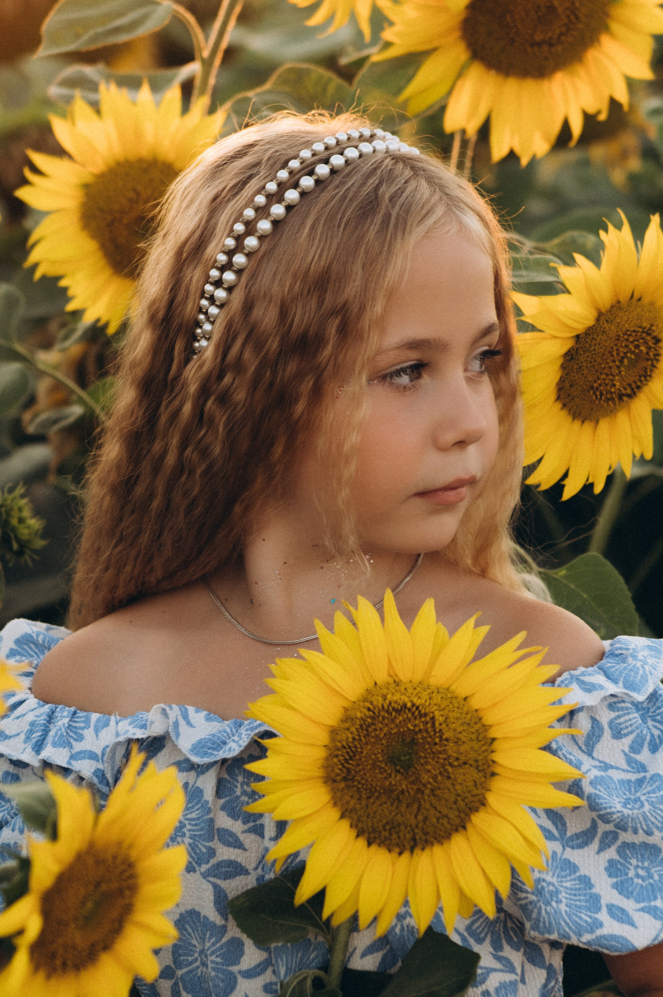 Фотосесія у соняшниках, дитячий фотограф Тернопіль, сімейний фотограф Тернопіль, дитяча фотосесія, фотосесія в полі, зйомка дітей. Сімейний, дитячий та індивідуальний фотограф в м. Тернопіль, м. Львів