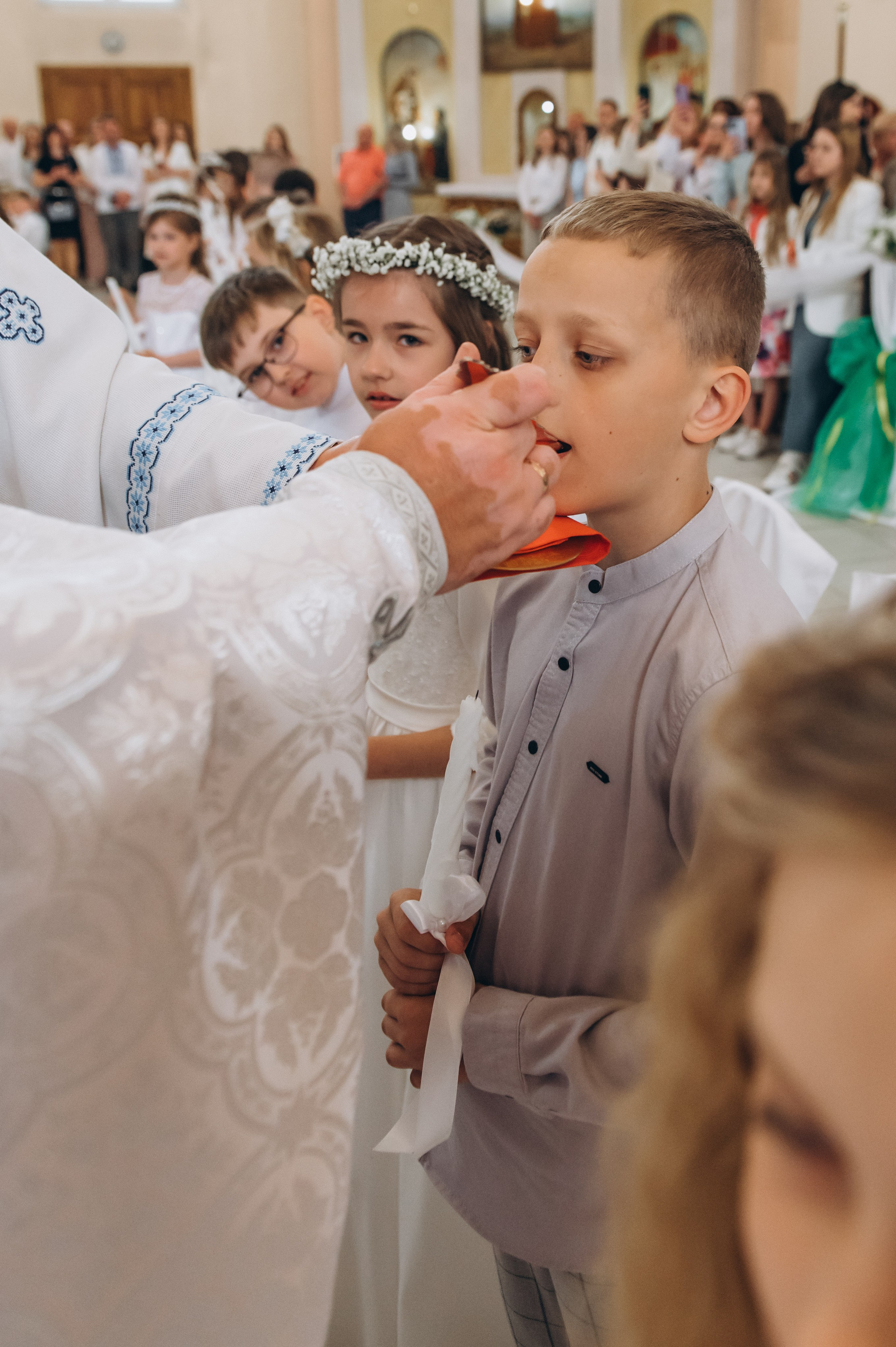 Фотосесія Причастя Тернопіль, зйомка Причастя, фотограф на Причастя Тернопіль, Причастя Львів, церква Петра і Павла. Сімейний, дитячий та індивідуальний фотограф в м. Тернопіль, м. Львів