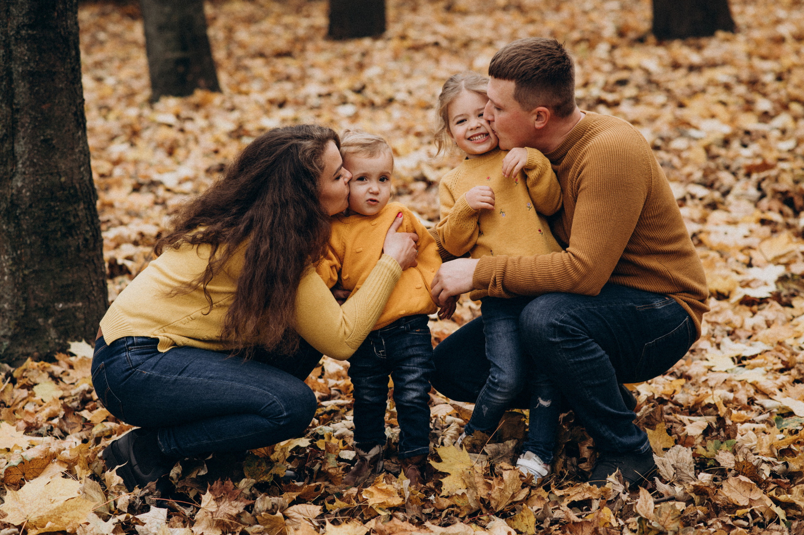 Осіння сімейна фотосесія. Сімейний, дитячий та індивідуальний фотограф в м. Тернопіль, м. Львів