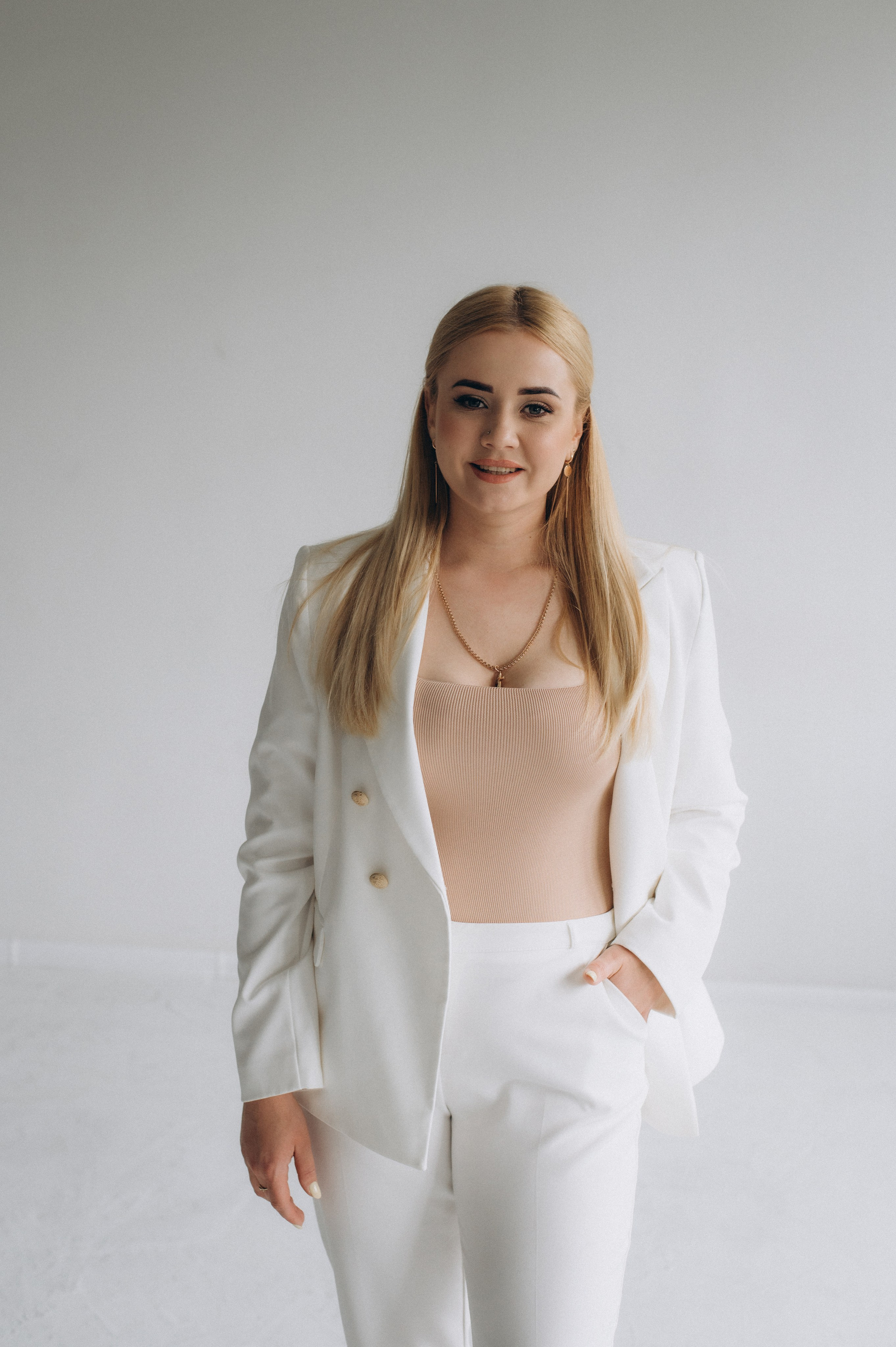 Портретна фотосесія дівчат, контент фотосесія Тернопіль, індивідуальна фотосесія Львів, портретний фотограф Тернопіль. Сімейний, дитячий та індивідуальний фотограф в м. Тернопіль, м. Львів