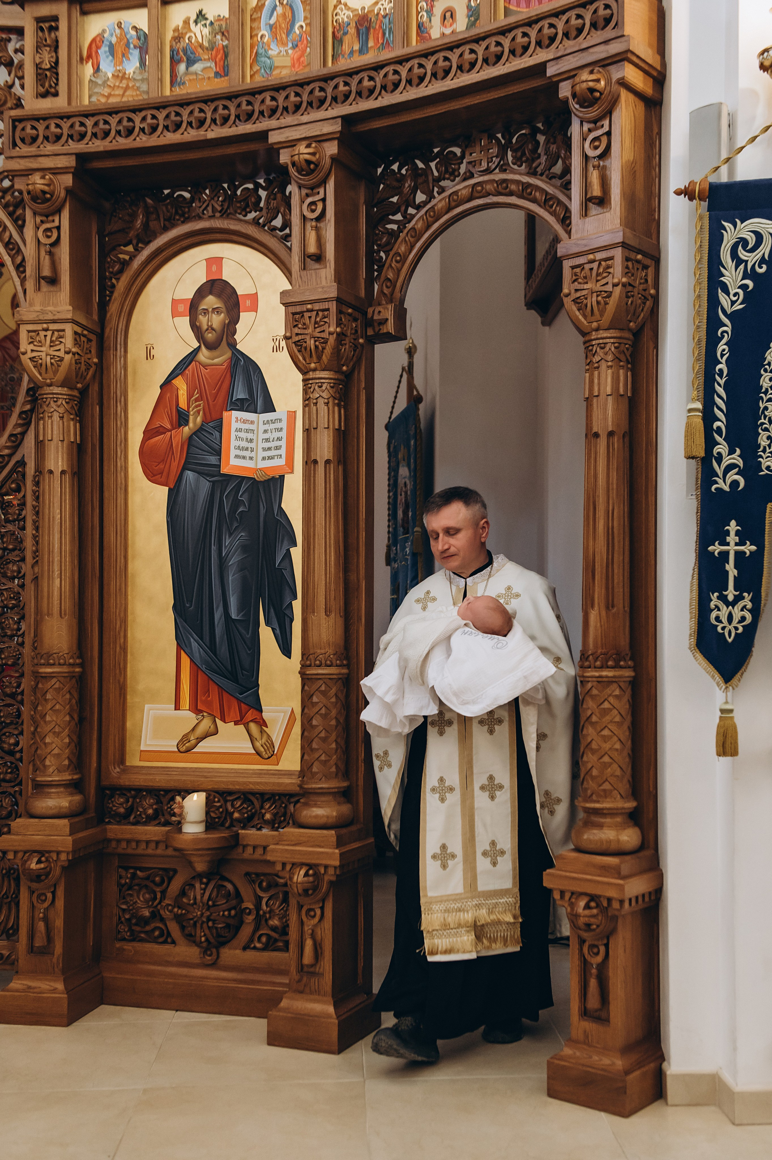 Фотосесія Хрещення Тернопіль, зйомка Хрестин Тернопіль, Храм Різдва Пресвятої Богородиці УГКЦ Тернопіль. Сімейний, дитячий та індивідуальний фотограф в м. Тернопіль, м. Львів