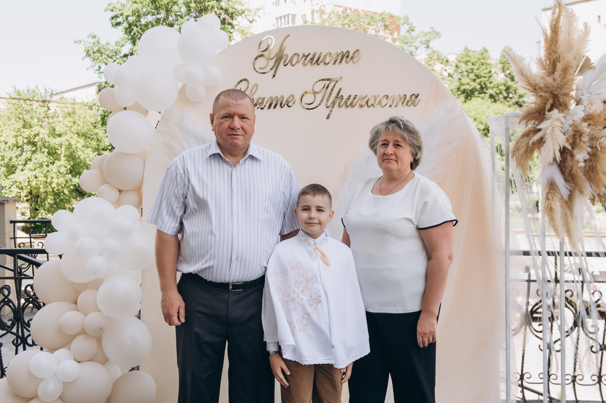 Фотосесія Причастя Тернопіль церква Св Михаїла, фотограф на Причастя Тернопіль, фотосесія Літургії Причастя Тернопіль. Сімейний, дитячий та індивідуальний фотограф в м. Тернопіль, м. Львів