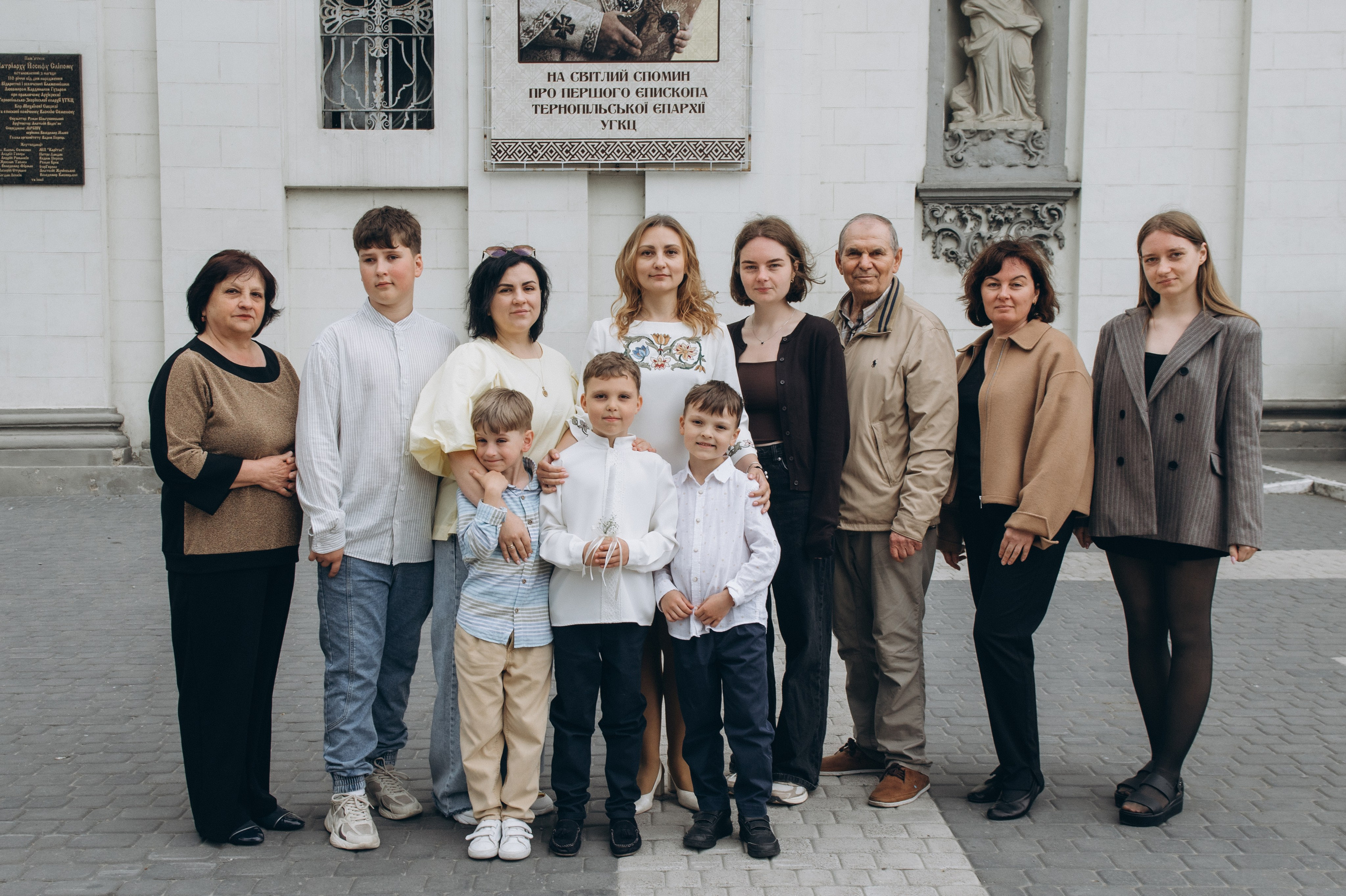 Фотосесія Першого Причастя Тернопіль, фотосесія Причастя Тернопіль, Таїнство Першого Причастя Тернопіль, Катедра Причастя Тернопіль. Сімейний, дитячий та індивідуальний фотограф в м. Тернопіль, м. Львів