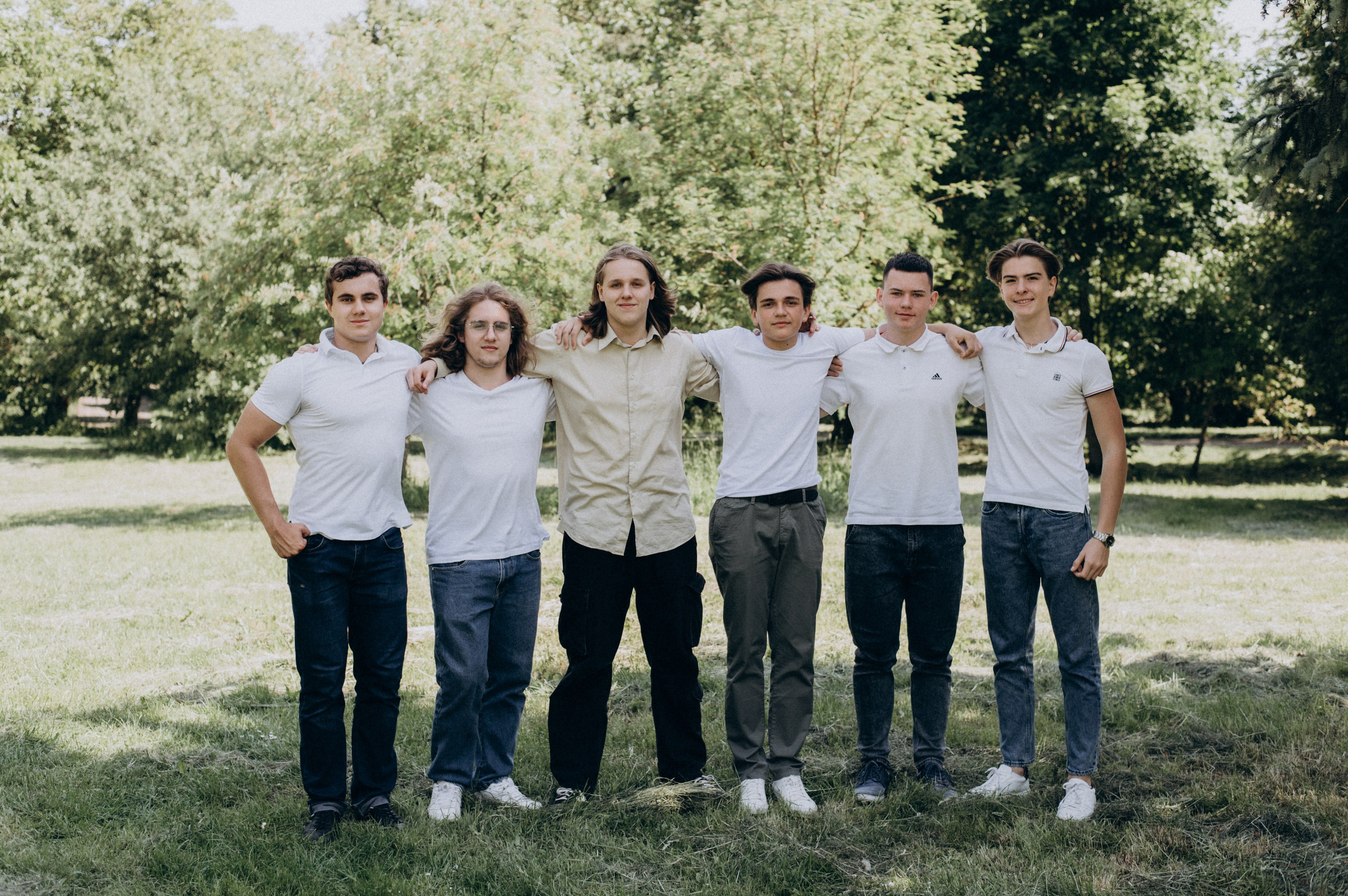 Фотосесія випускників, зйомка випускників Тернопіль Львів, випускні фотоальбоми Тернопіль, шкільні фотоальбоми Тернопіль. Сімейний, дитячий та індивідуальний фотограф в м. Тернопіль, м. Львів