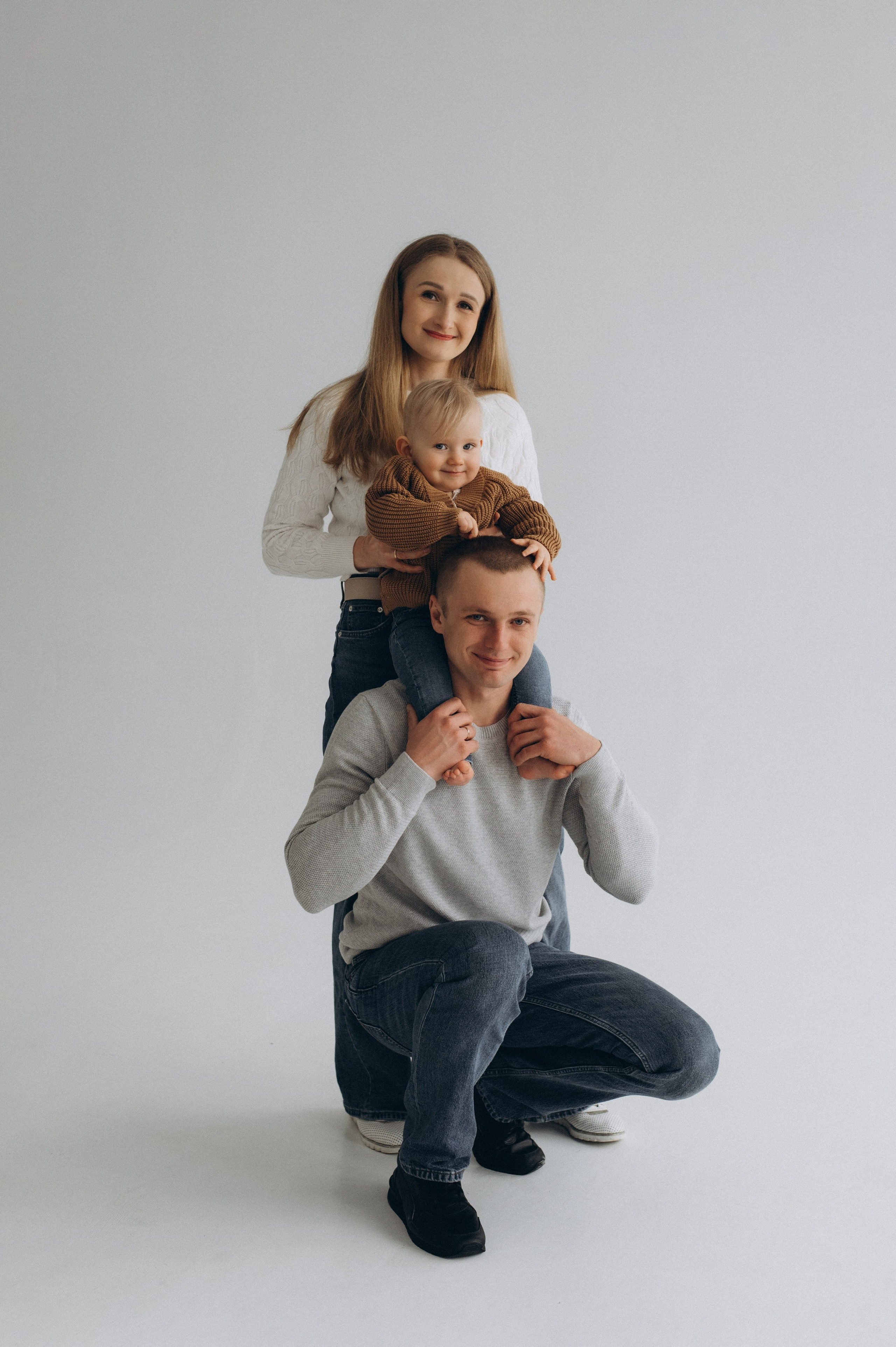 Зйомка дня народження дитини, фотосесія 1 рік Тернопіль, сімейний фотограф Тернопіль, сімейна фотосесія Тернопіль, перший тортик малюка. Сімейний, дитячий та індивідуальний фотограф в м. Тернопіль, м. Львів