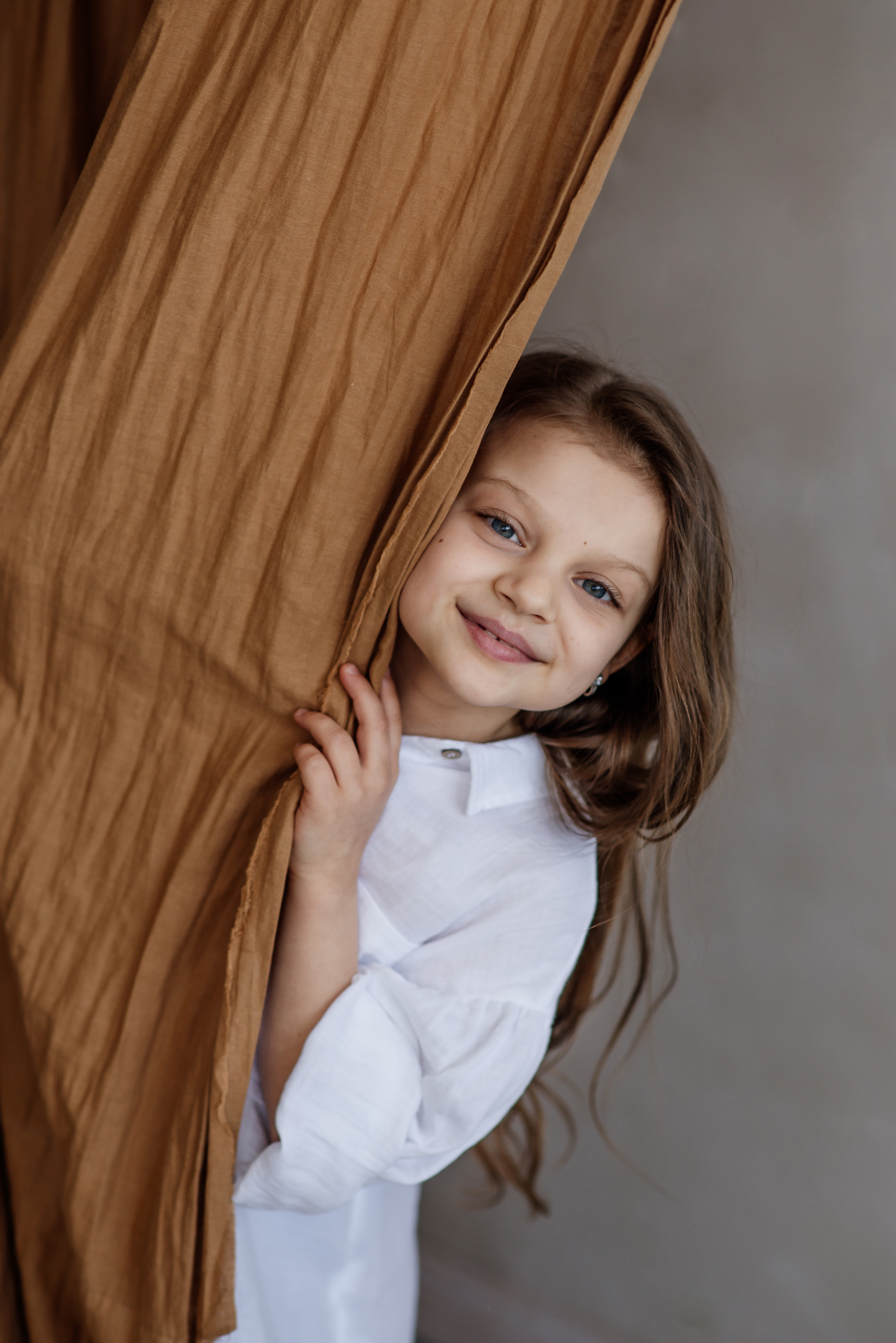 Мама і донечка. Студійна сімейна фотосесія. Сімейний, дитячий та індивідуальний фотограф в м. Тернопіль, м. Львів