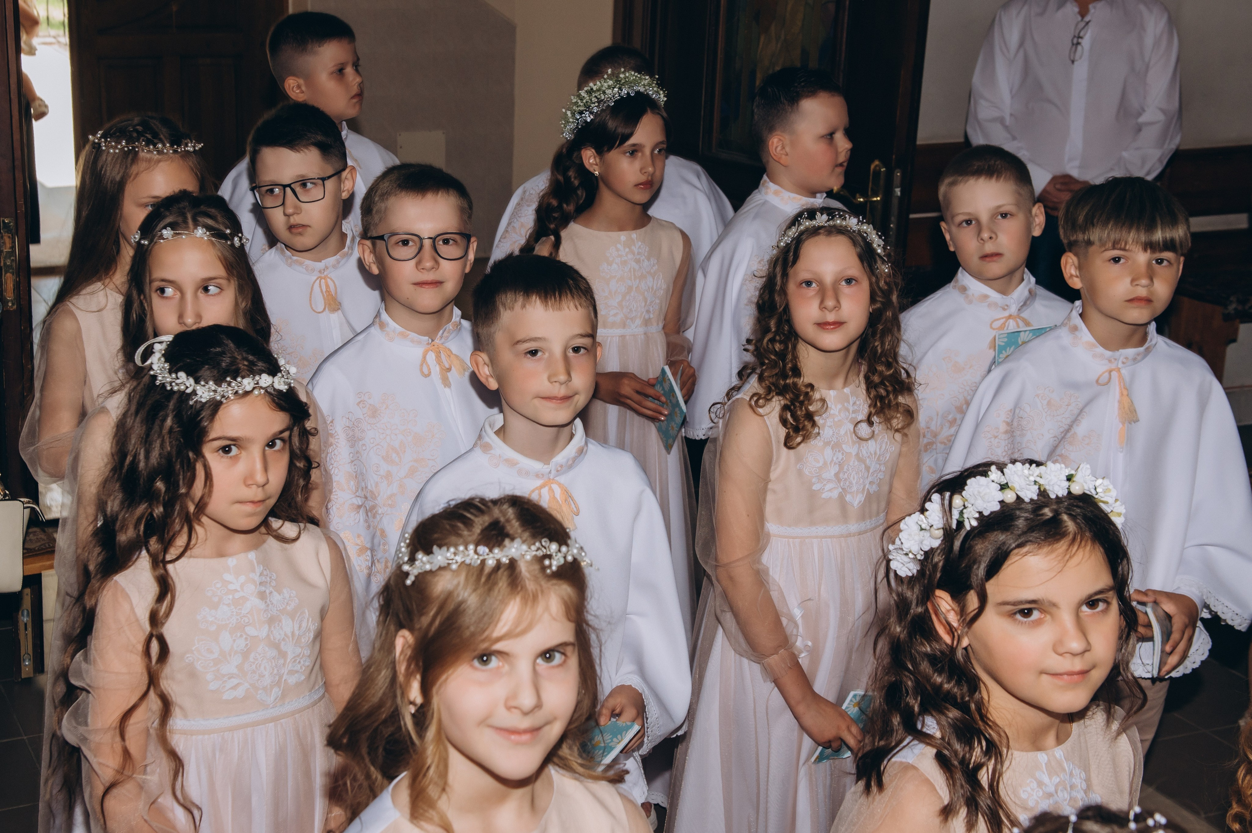 Фотосесія Причастя Тернопіль церква Св Михаїла, фотограф на Причастя Тернопіль, фотосесія Літургії Причастя Тернопіль. Сімейний, дитячий та індивідуальний фотограф в м. Тернопіль, м. Львів