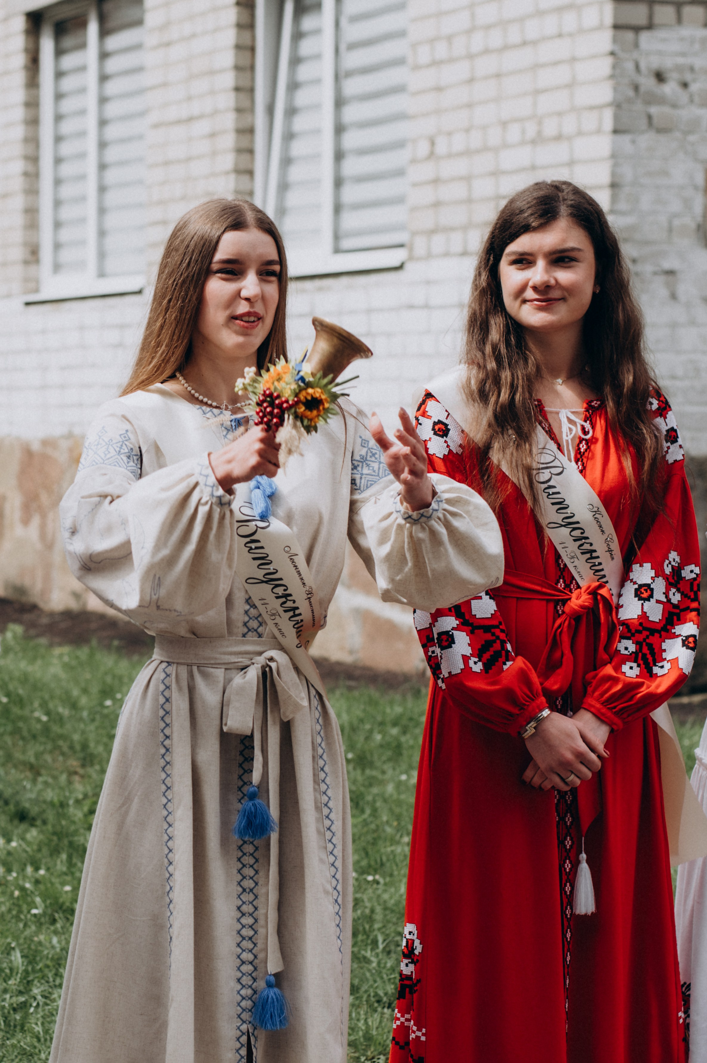 Фотосесія останнього дзвоника, фотосесія випускників Тернопіль, випускний 2024. Сімейний, дитячий та індивідуальний фотограф в м. Тернопіль, м. Львів