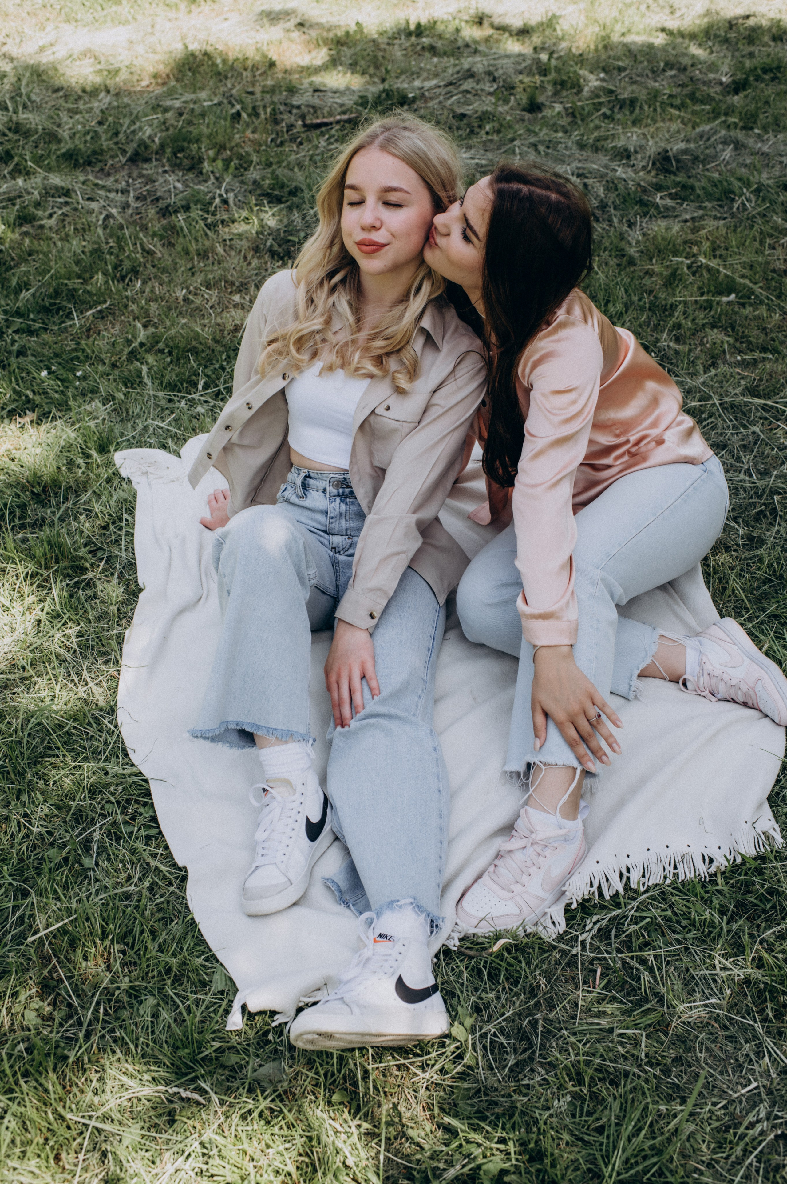 Фотосесія випускників, зйомка випускників Тернопіль Львів, випускні фотоальбоми Тернопіль, шкільні фотоальбоми Тернопіль. Сімейний, дитячий та індивідуальний фотограф в м. Тернопіль, м. Львів