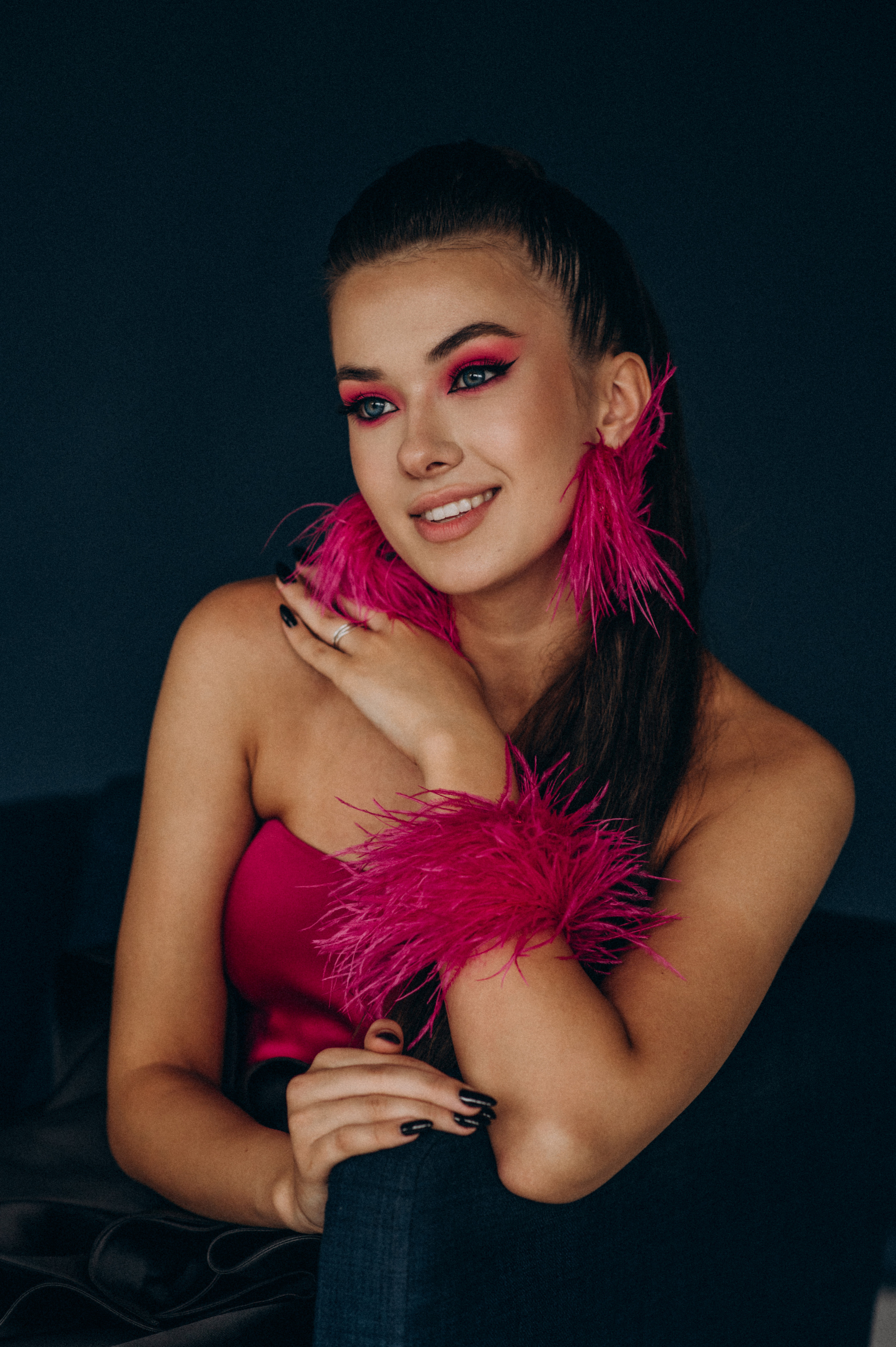 Випускниця, зйомка у студії, фотосесія випускного Тернопіль Львів. Сімейний, дитячий та індивідуальний фотограф в м. Тернопіль, м. Львів