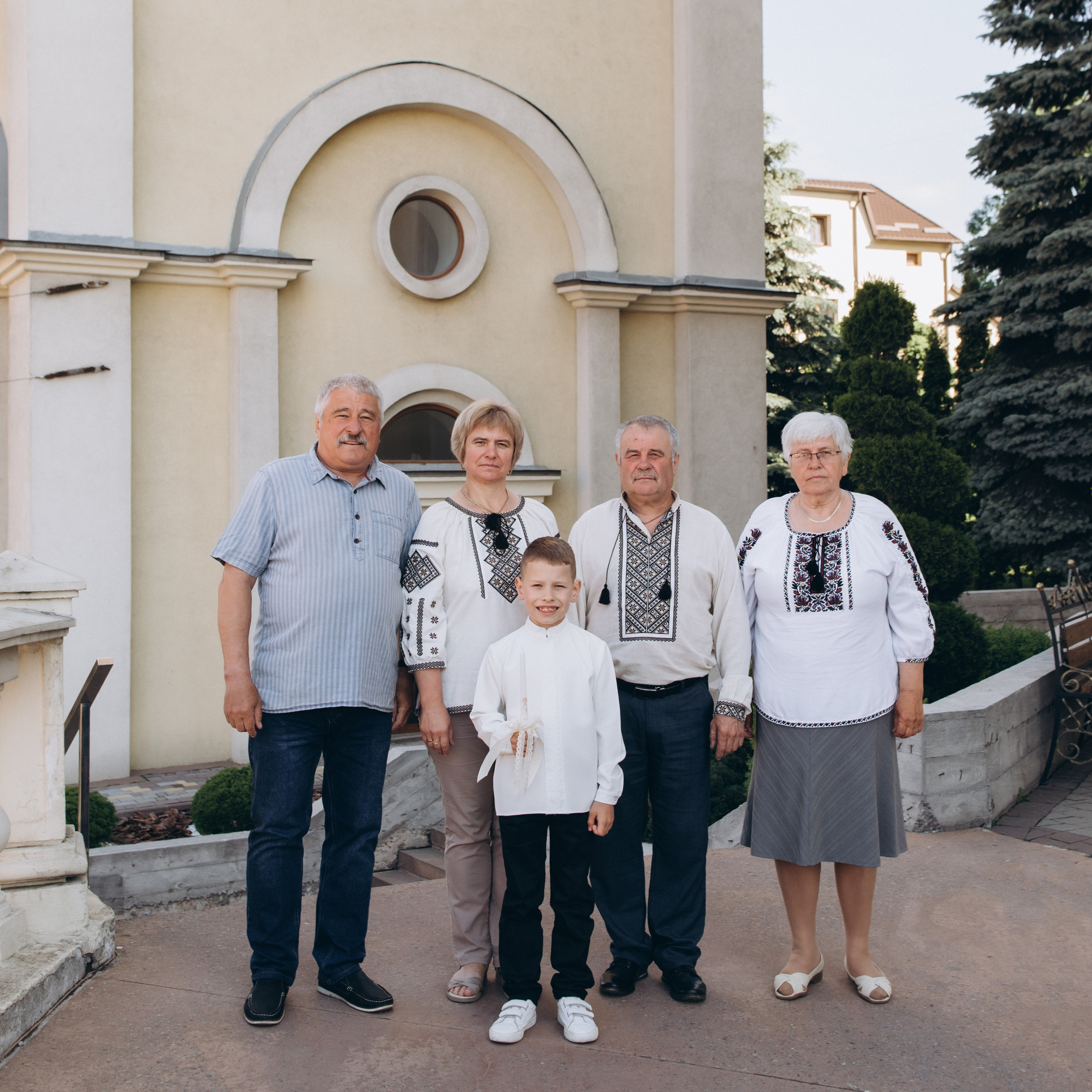 Фотосесія Першого Причастя Тернопіль, зйомка Першого Причастя Тернопіль, Церква Успіння Пресвятої Богородиці Причастя Тернопіль. Сімейний, дитячий та індивідуальний фотограф в м. Тернопіль, м. Львів